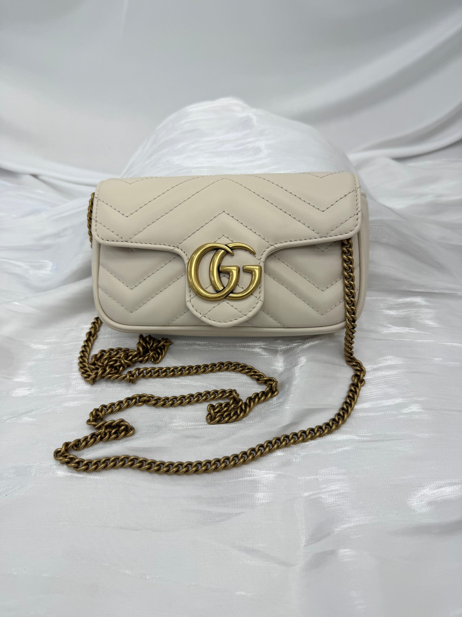Gucci Ivory Leather Chevron Marmont Super Mini Bag
