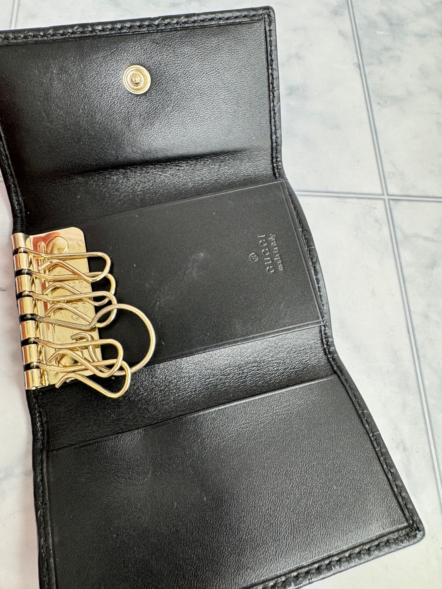 Gucci Black GG Embossed Leather 6 Key Case