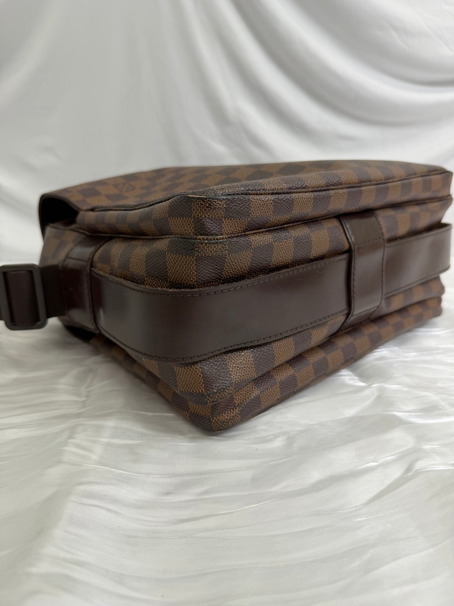 Louis Vuitton Damier Ebene Naviglio Messenger Bag
