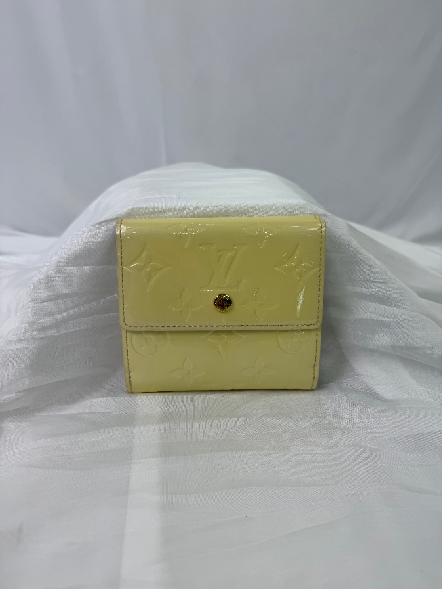 Louis Vuitton Cream Vernis Leather Ludlow Compact Wallet