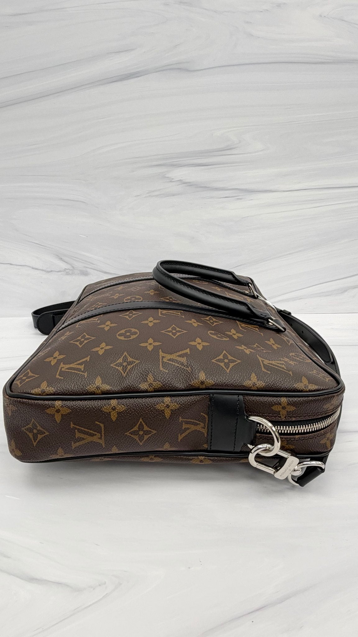 LIKE NEW - Louis Vuitton Monogram Porte Documents Voyage PM