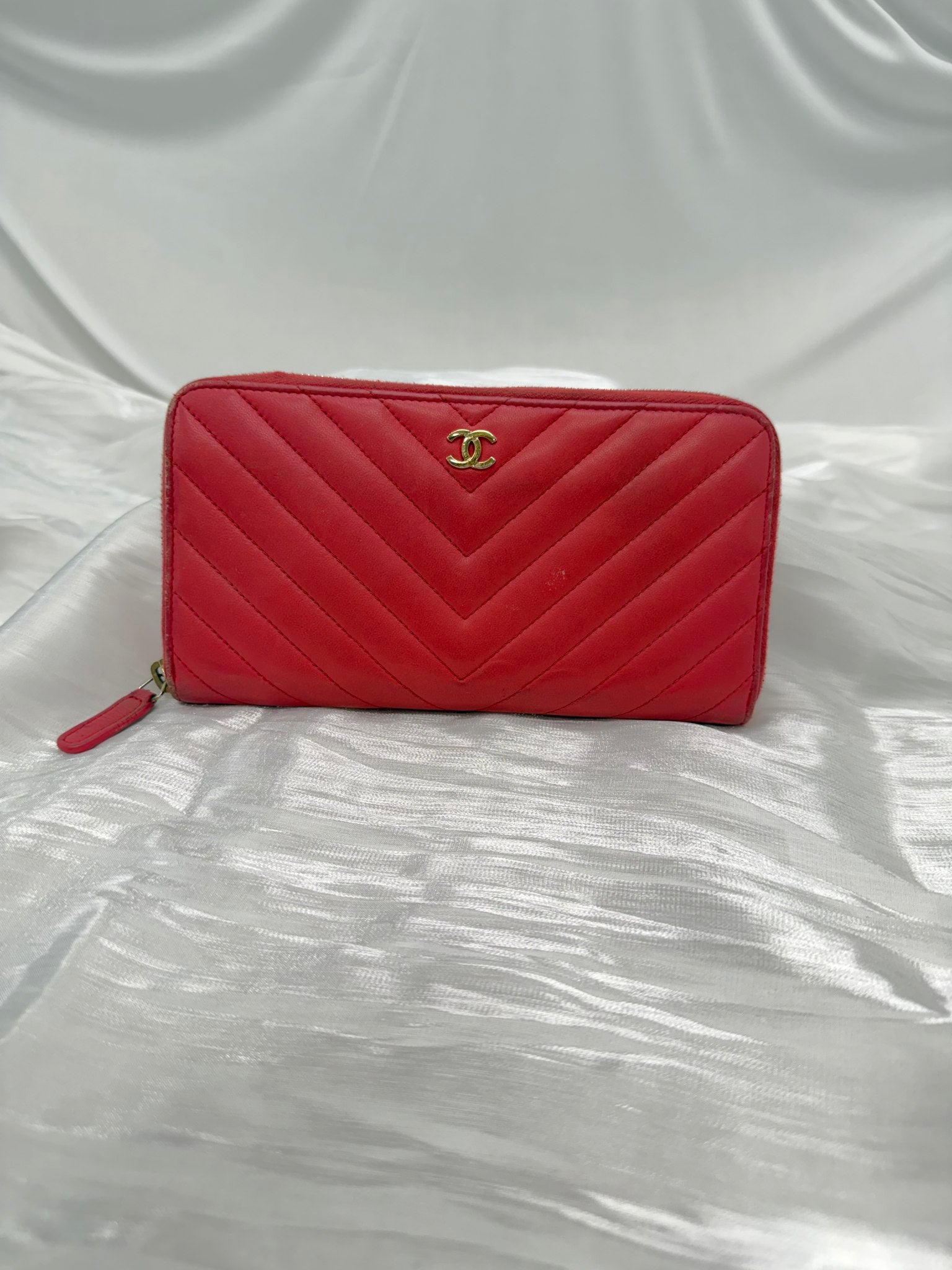 Chanel Pink Chevron Leather Zippy Wallet