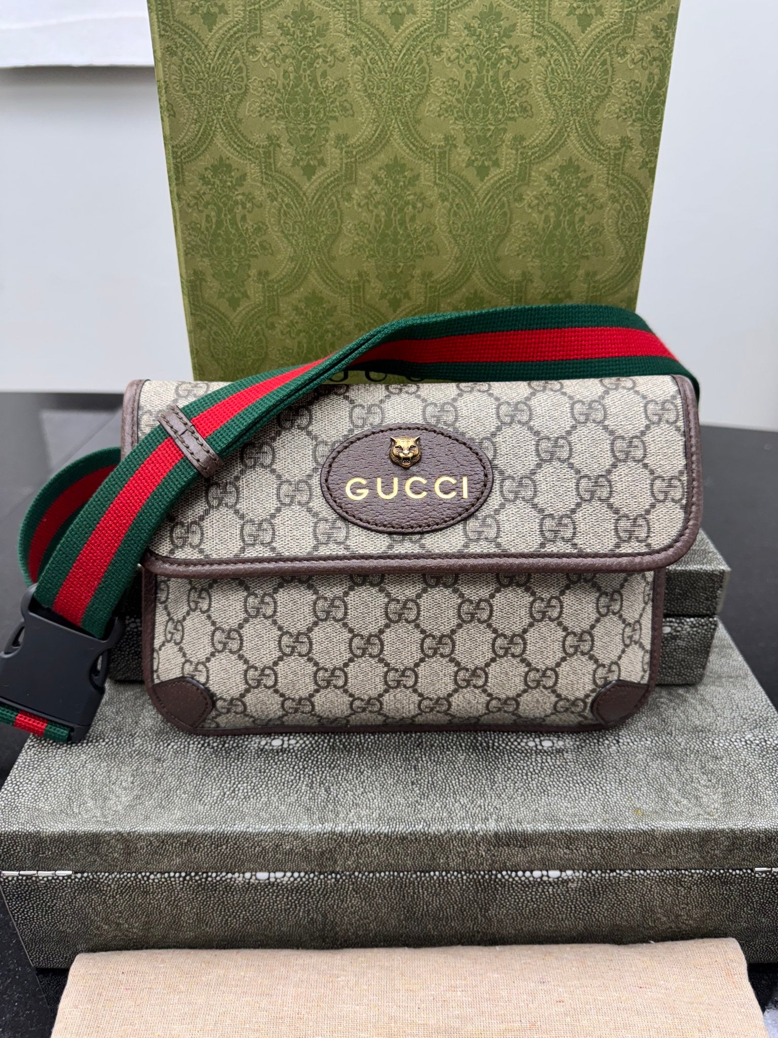 Gucci GG Supreme Neo Vintage Belt Bag