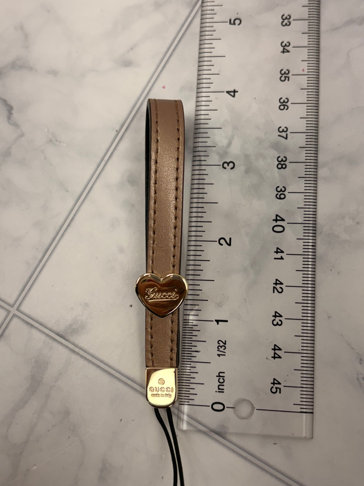 LIKE NEW - Gucci Dusty Pink Leather Heart Charm Phone Strap