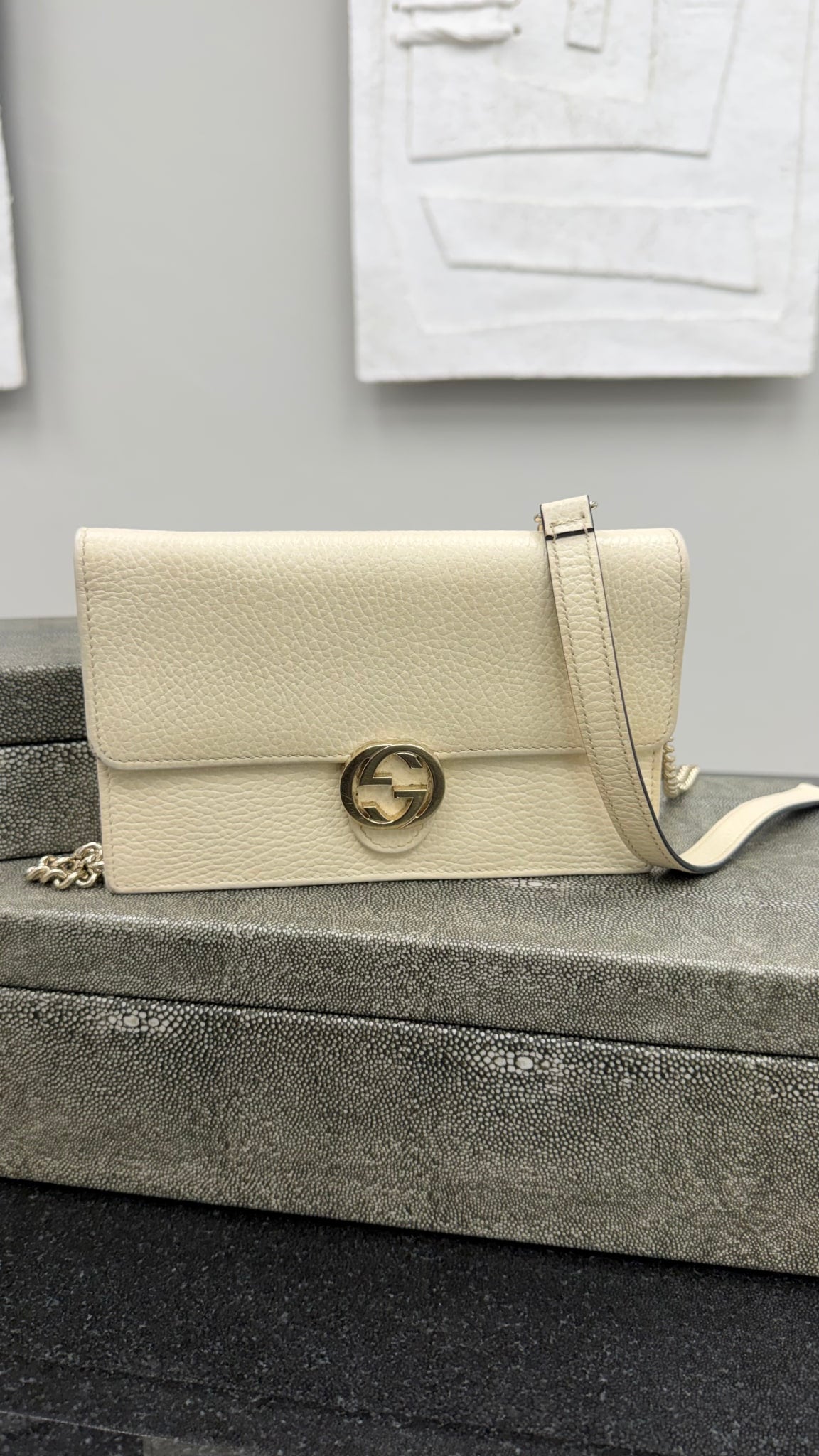 Gucci Cream Grained Leather Interlocking G Wallet On A Chain