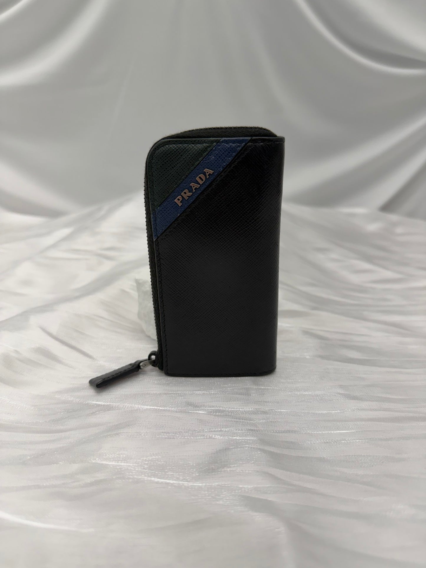 https://res.cloudinary.com/dyql5hig8/image/upload/v1760031658/sxzfcntbyvl43xybdnvb.jpg