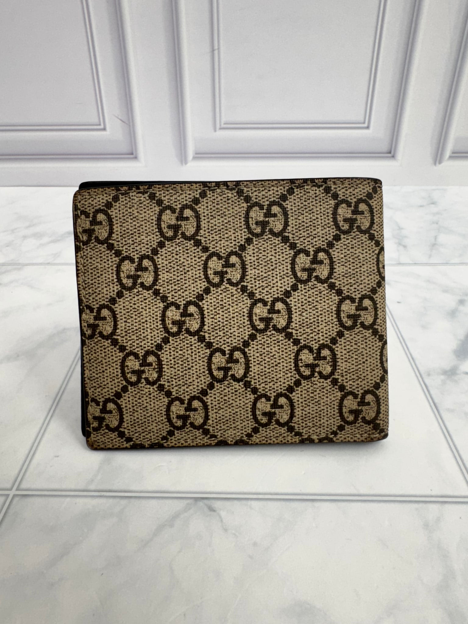 Gucci GG Supreme Bee Bifold Wallet