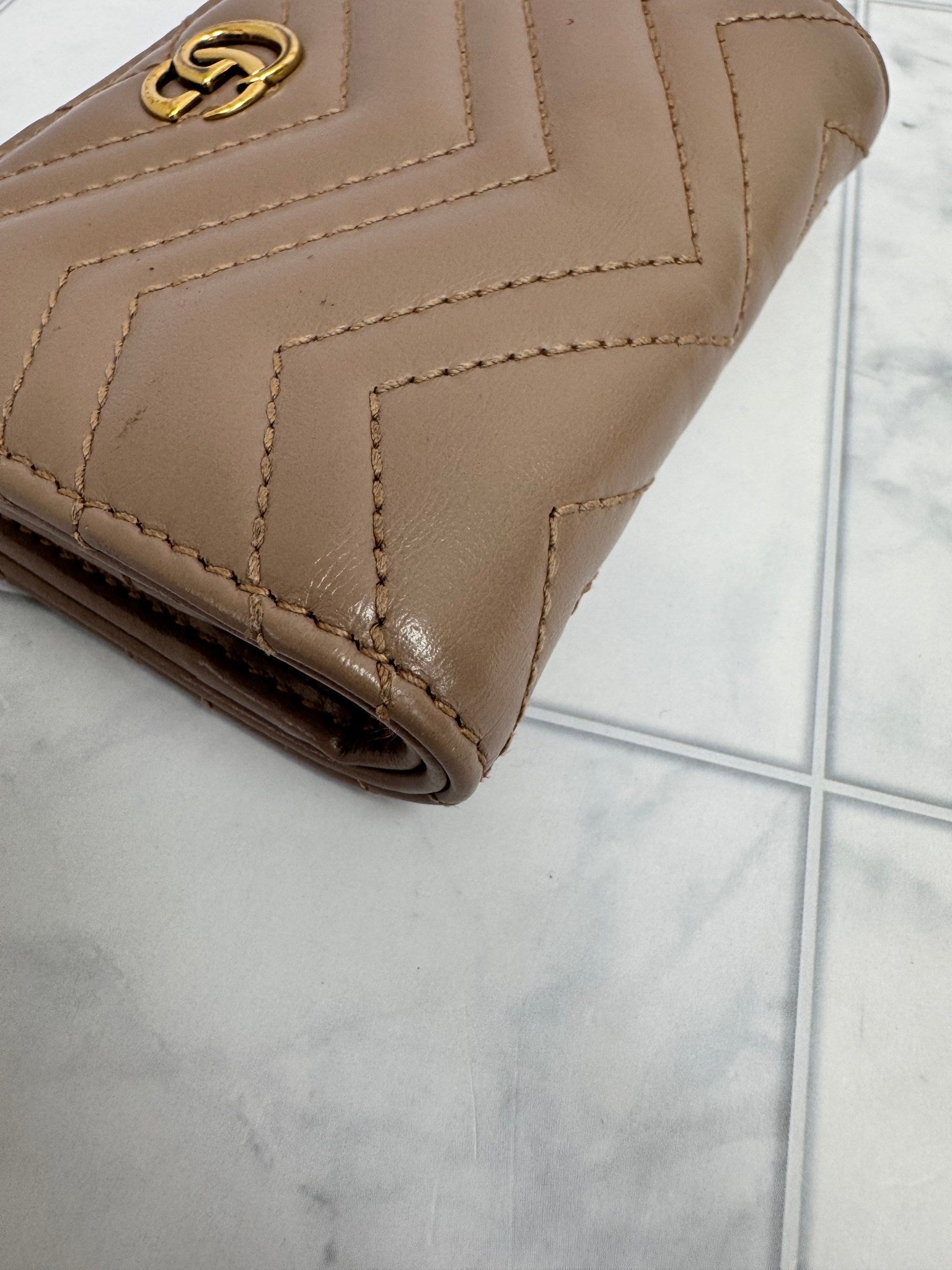 Gucci Nude Chevron Quilted Marmont Compact Wallet
