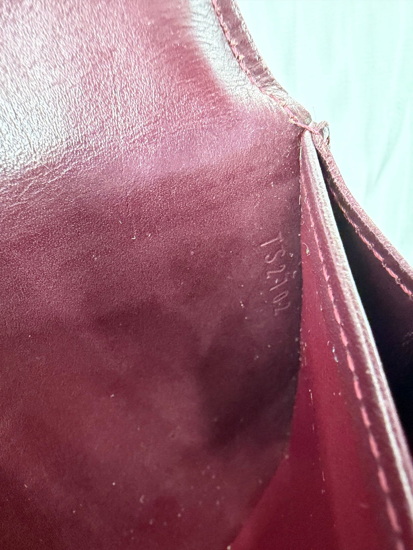 https://res.cloudinary.com/dyql5hig8/image/upload/v1760118763/tlhqeymj0upnxnmj7wik.jpg