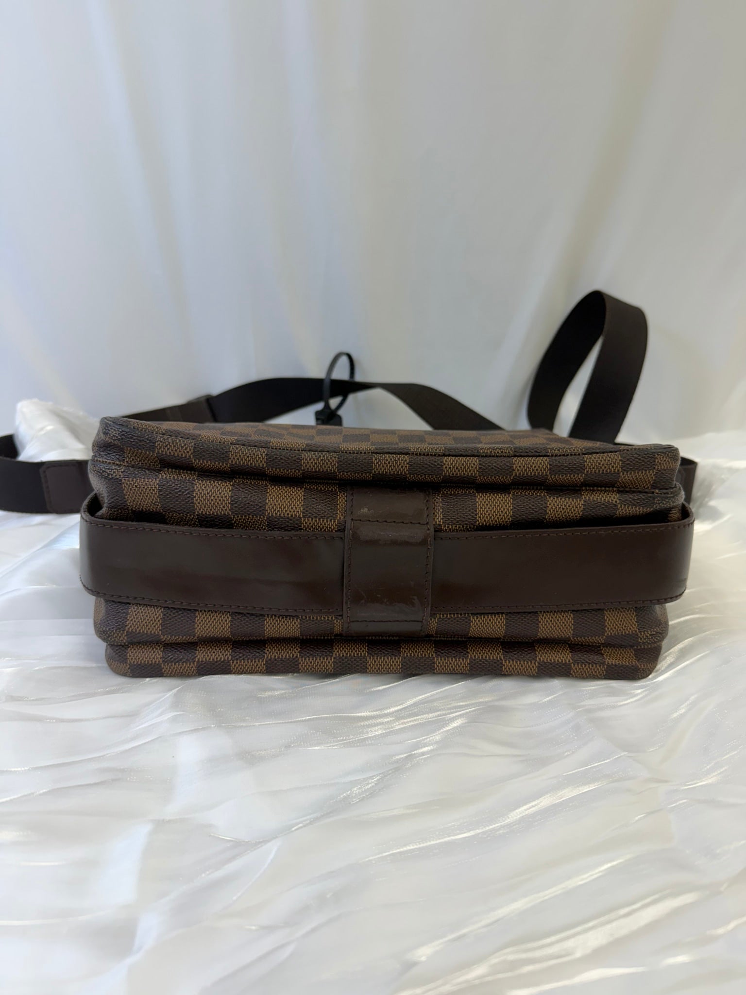 Louis Vuitton Damier Ebene Naviglio Messenger Bag