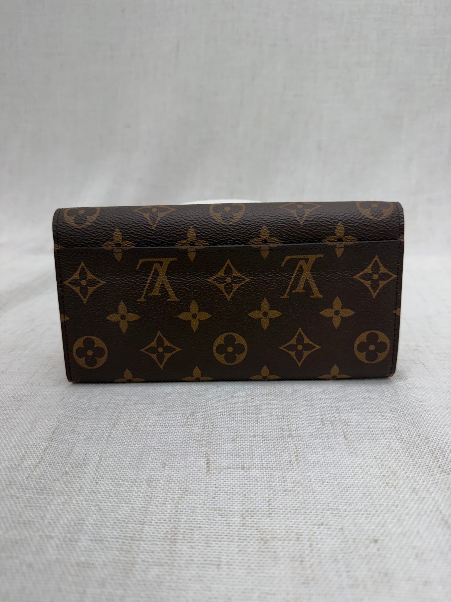 BRAND NEW- Louis Vuitton Monogram & Fuchsia Sarah Wallet