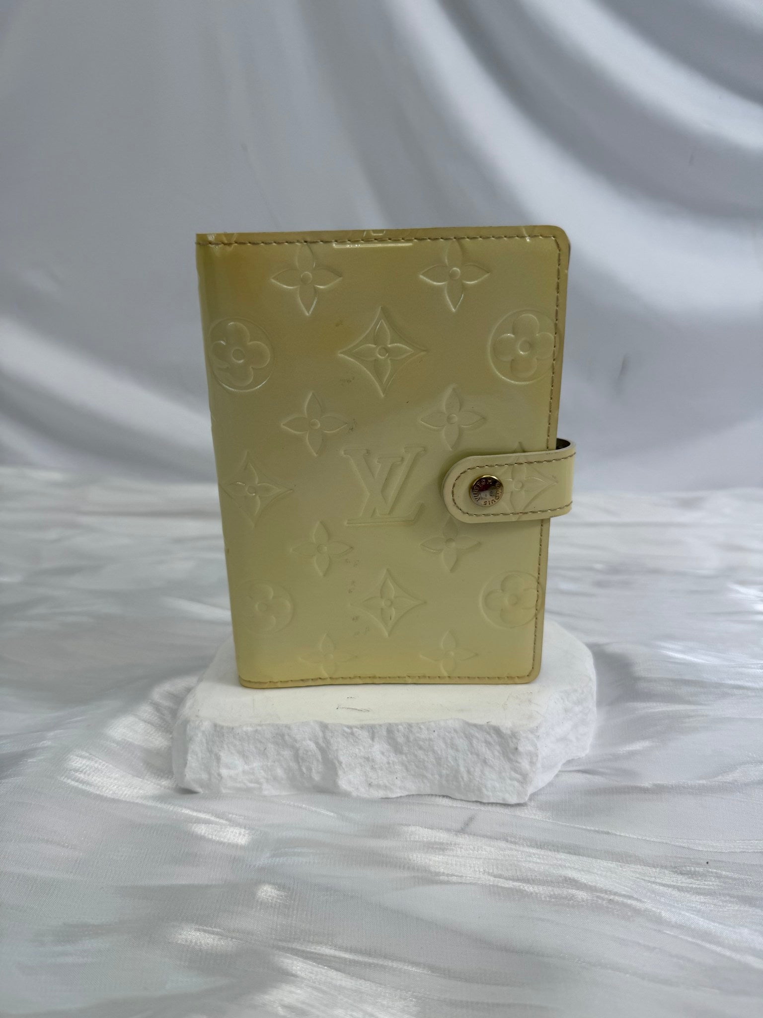 Louis Vuitton Monogram Light Yellow Vernis Passport Agenda PM