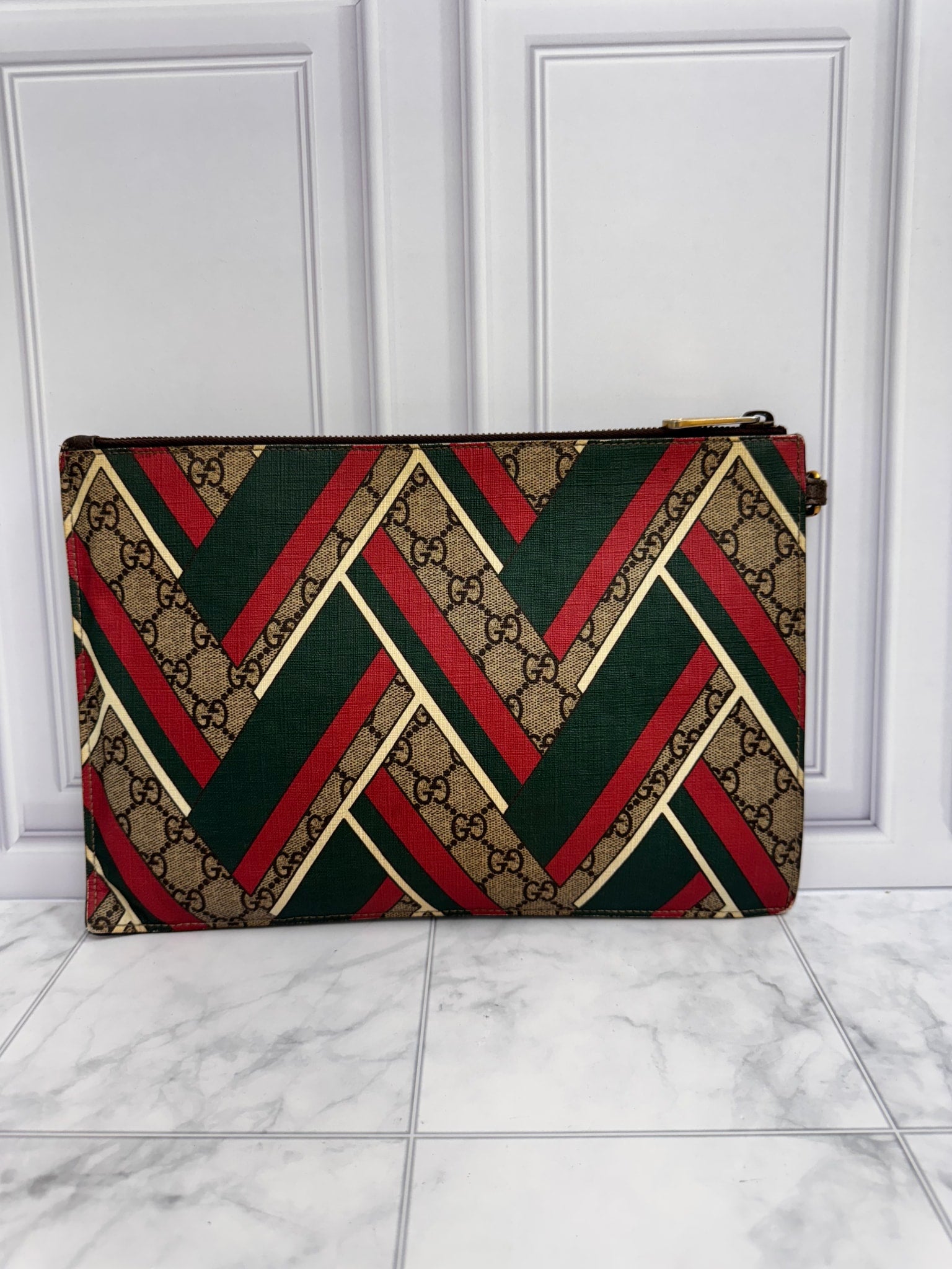 Gucci GG Supreme Red And Green Chevron Clutch