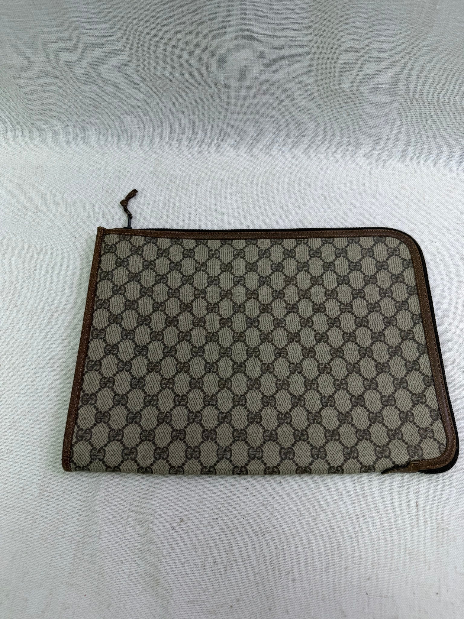 Gucci GG Supreme Canvas Documents Case