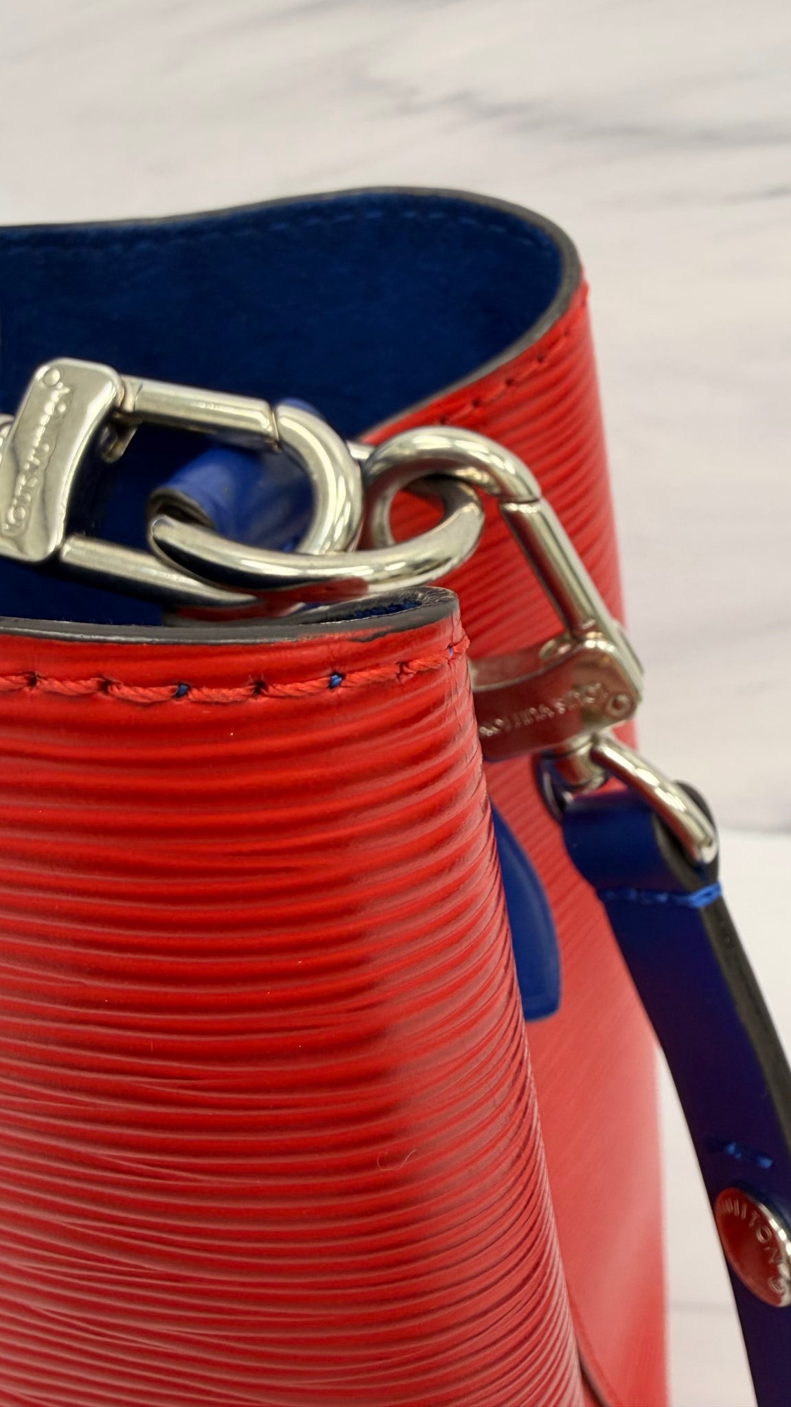 LIKE NEW - Louis Vuitton Red & Blue Epi Leather NeoNoe MM