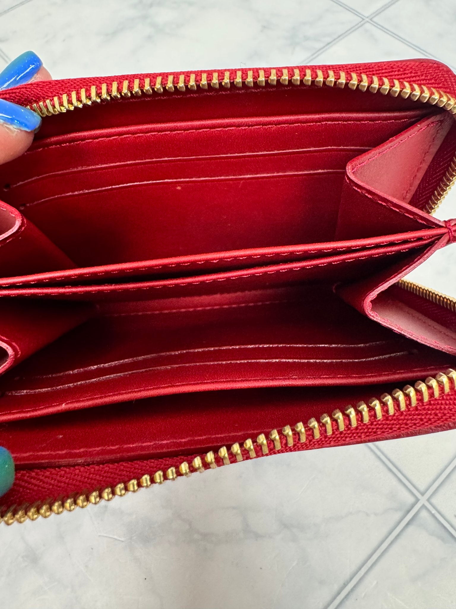 Louis Vuitton Red Vernis Monogram Zippy Compact Wallet