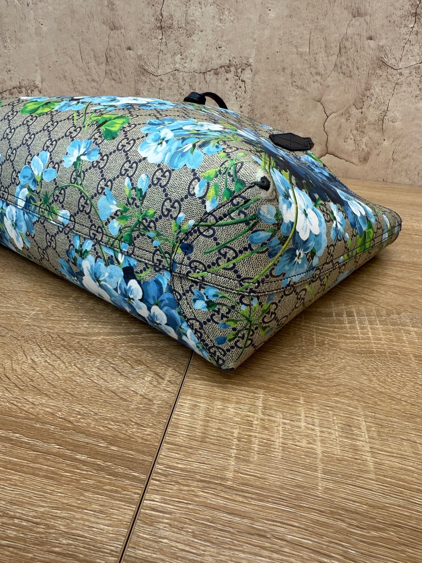 https://res.cloudinary.com/dyql5hig8/image/upload/v1757100945/umi0slnhwpglsjpuzxng.jpg