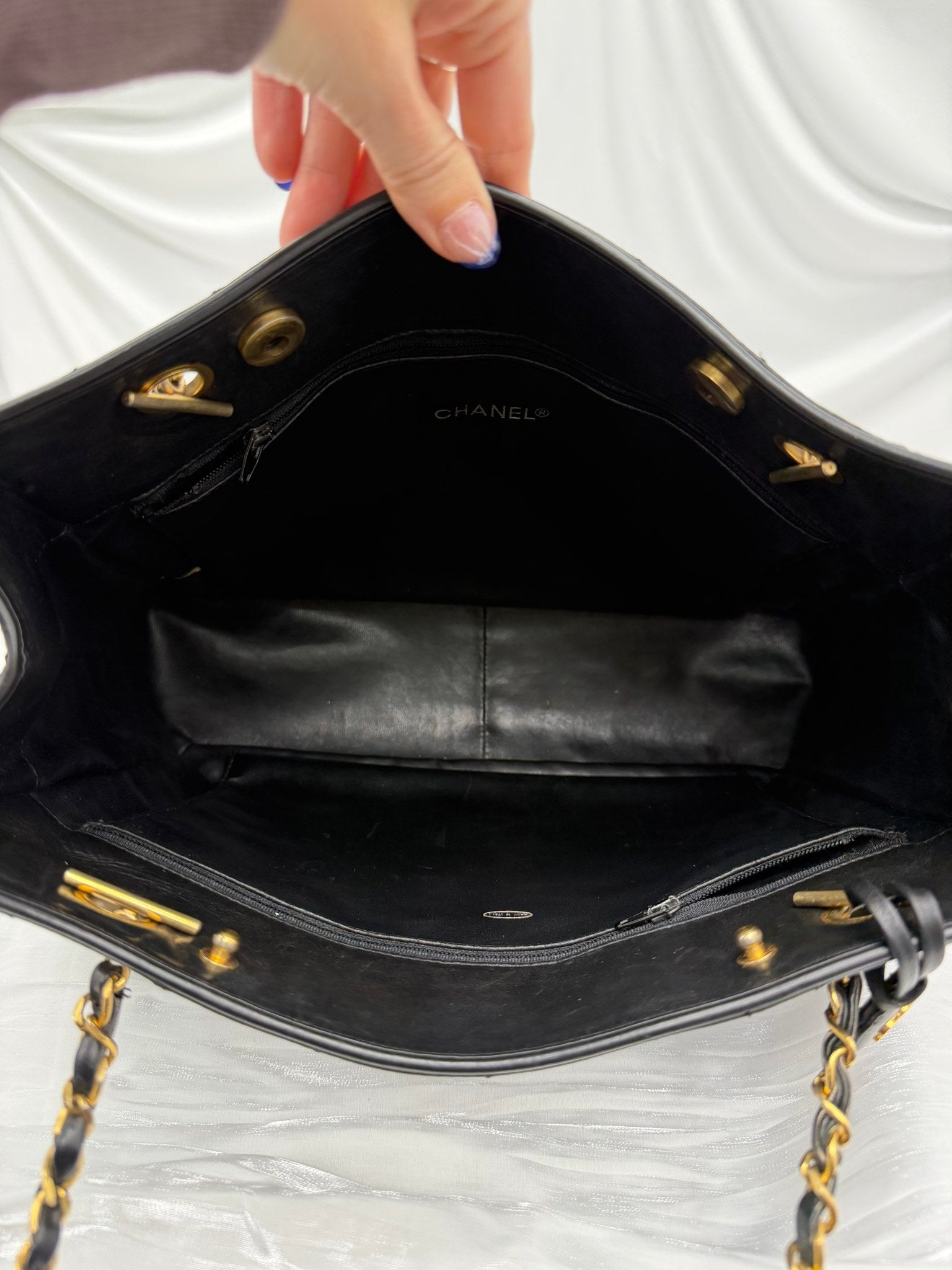 Chanel Black Quilted Lambskin Jumbo Chain Tote