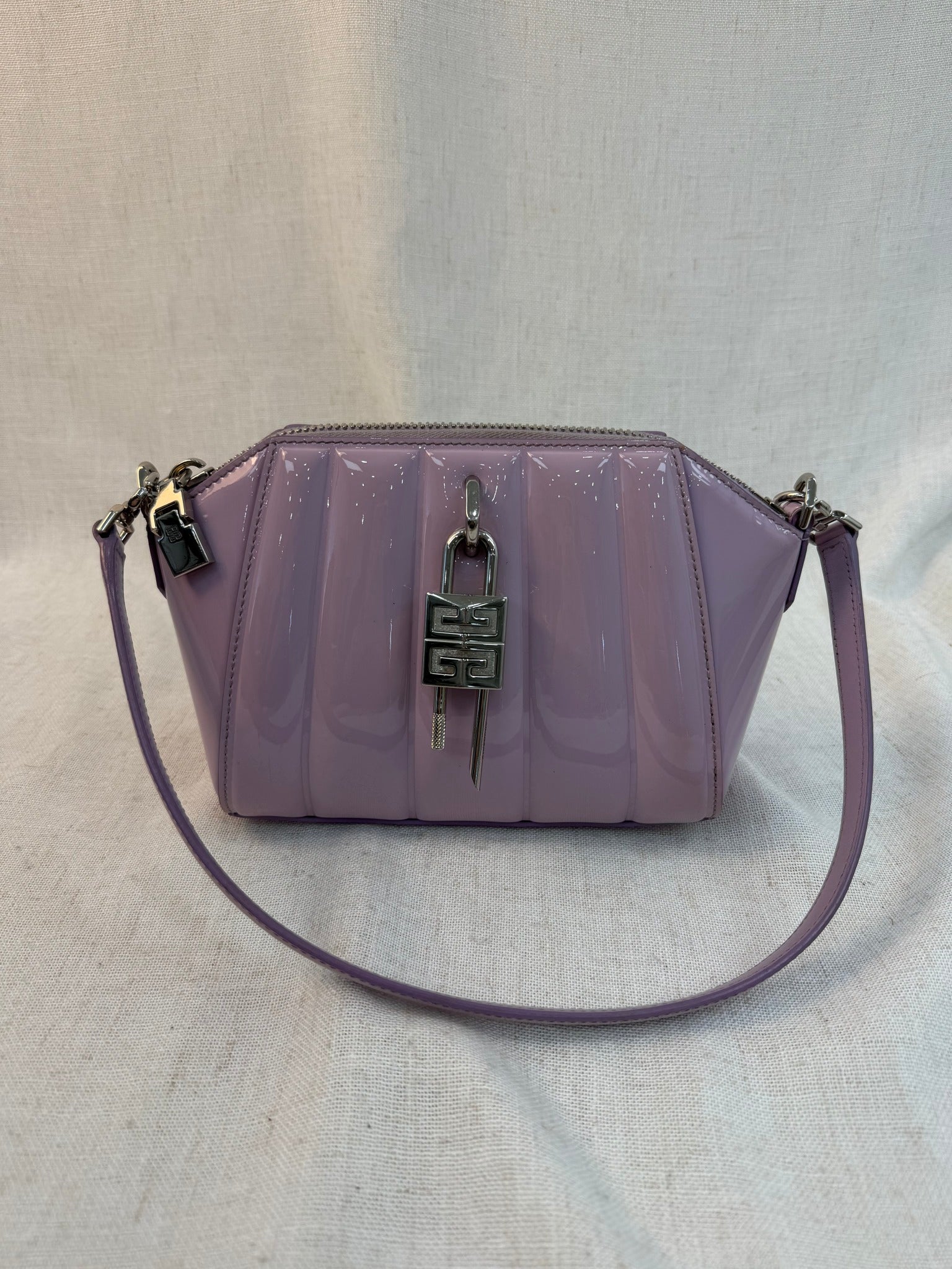 Givenchy Lavender Patent Leather 4G Padded Antigona Shoulder Bag