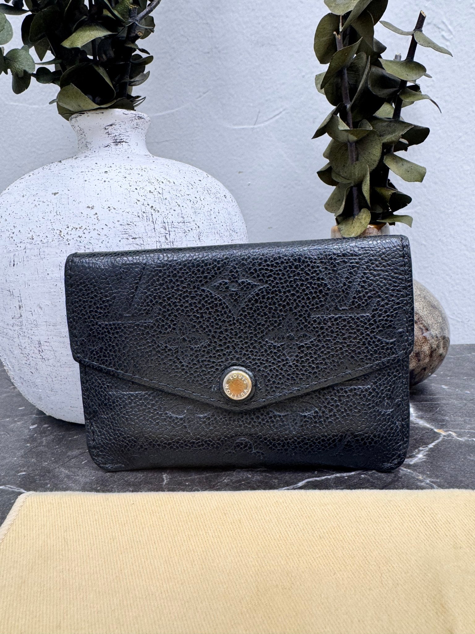 Louis Vuitton Black Empriente Monogram Grained Leather Key Cles