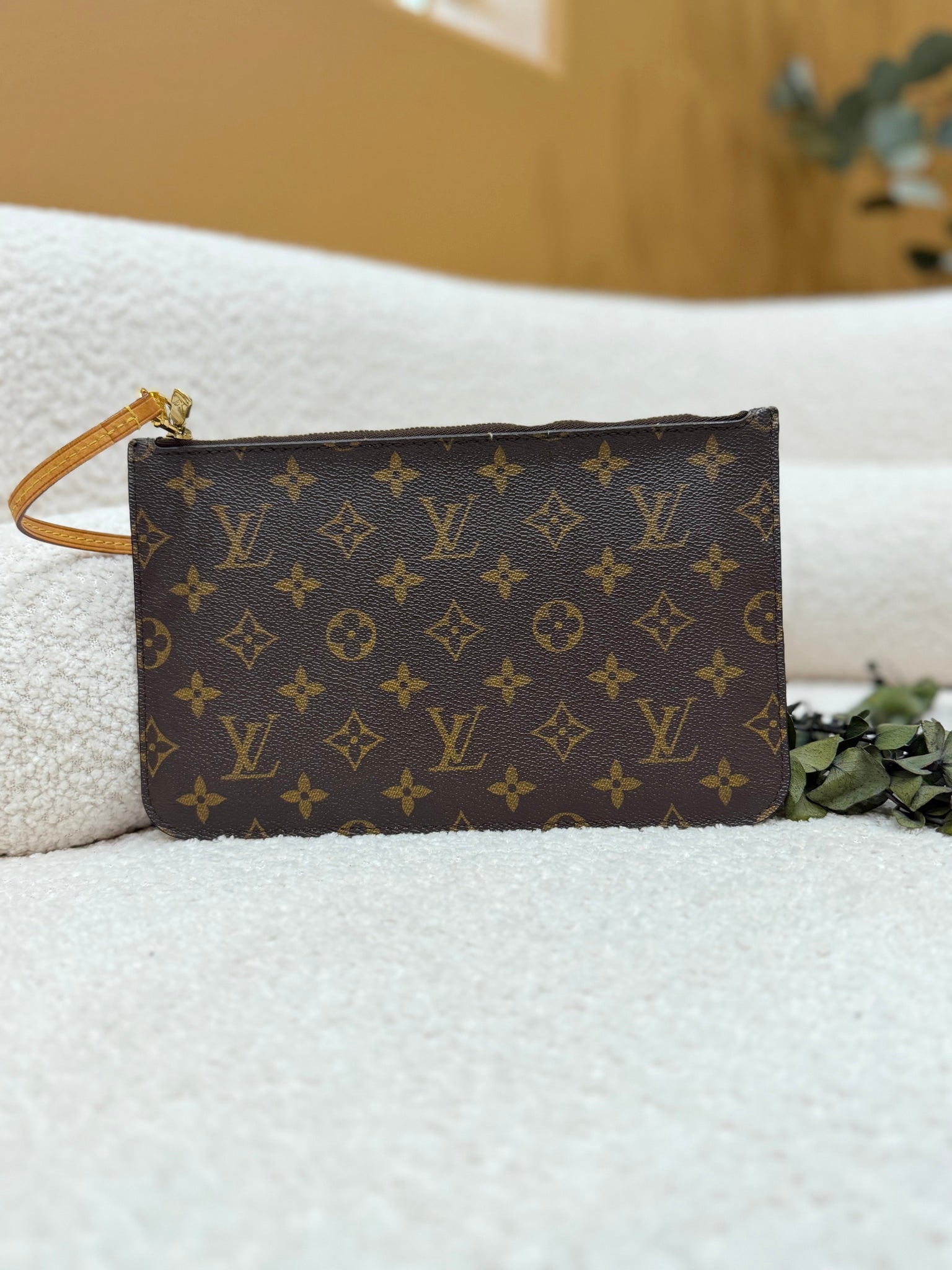 Louis Vuitton Monogram Neverfull Pouch