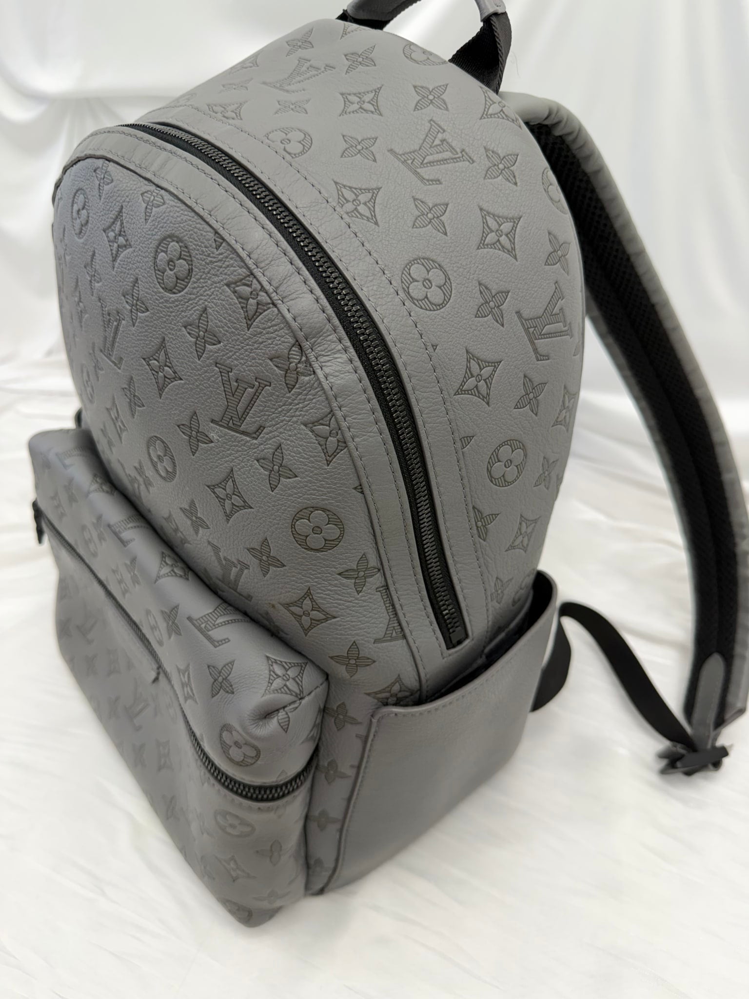 Louis Vuitton Gray Shadow Leather Discovery Backpack