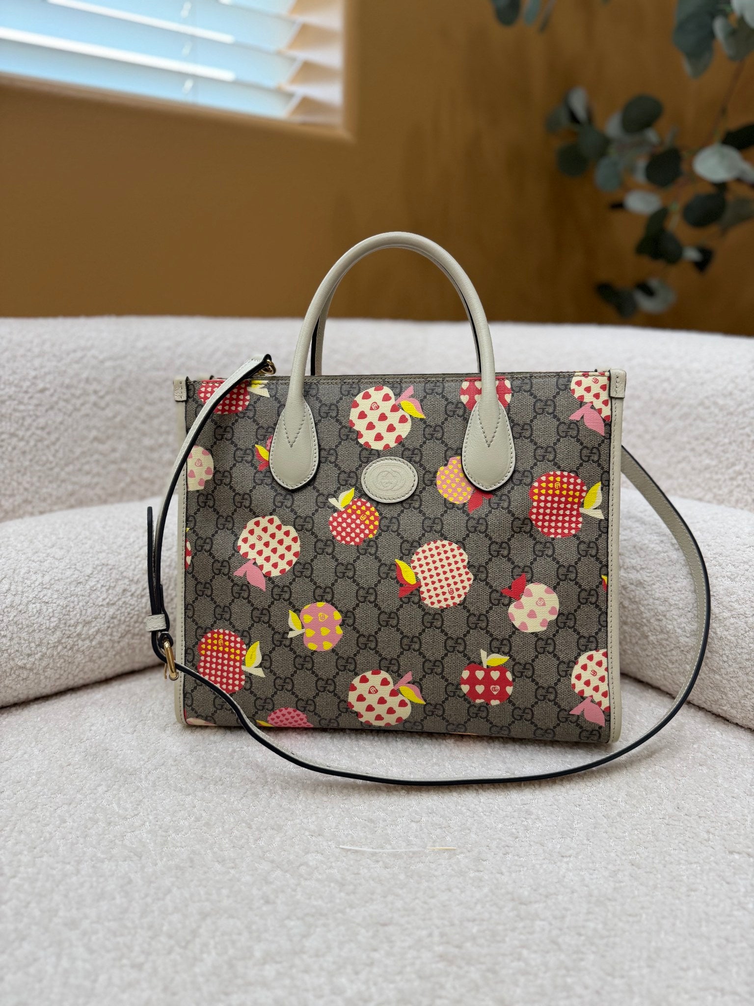 Gucci Multicolor GG Supreme Les Pommes Small Tote