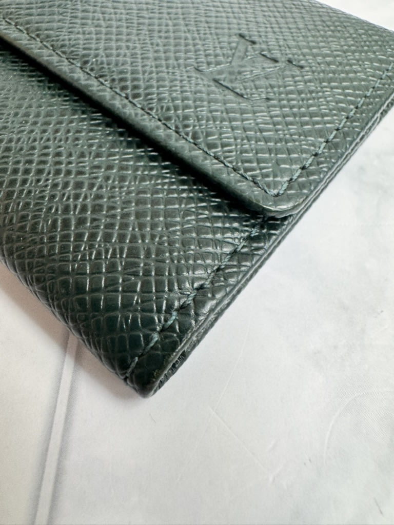 Louis Vuitton Green Taiga Leather 6 Ring Key Case