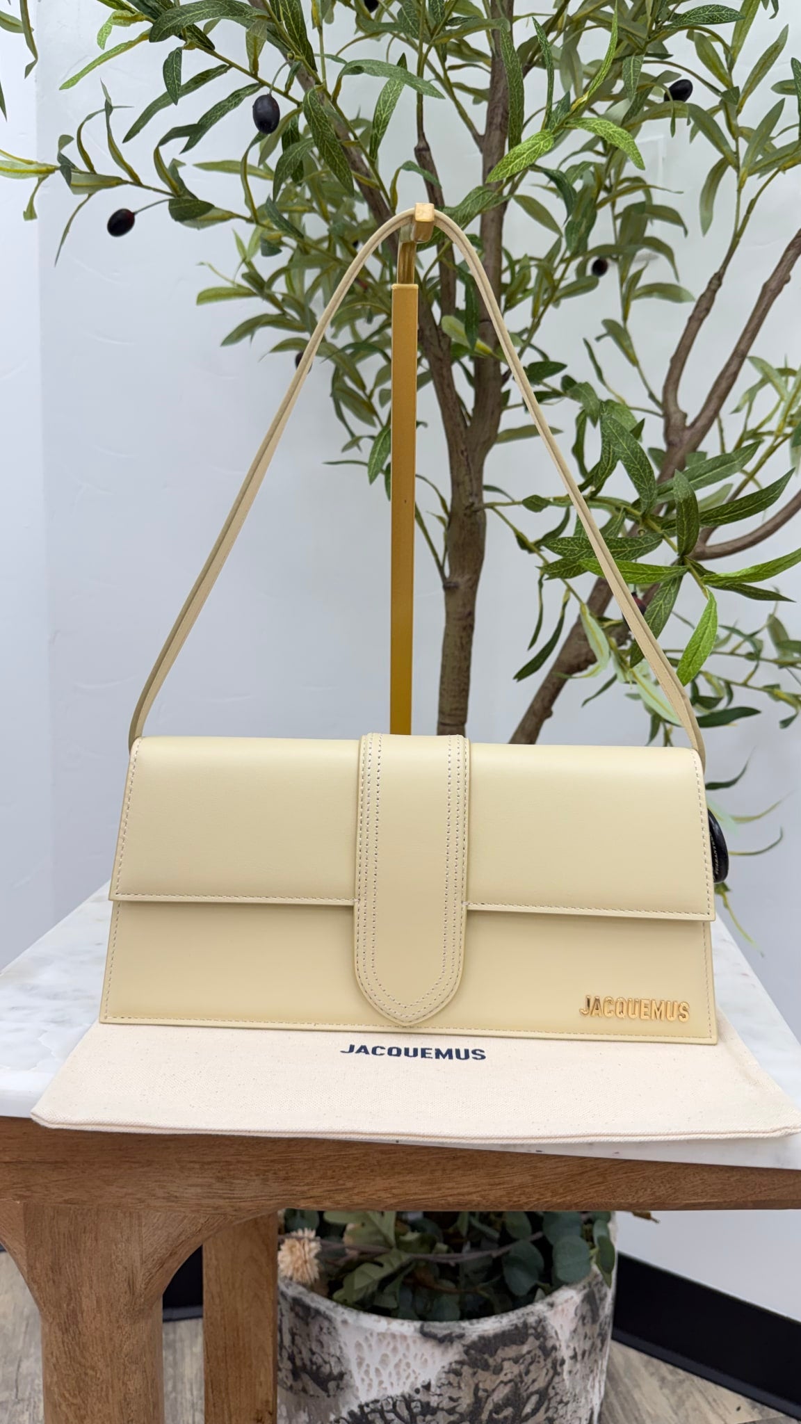 BRAND NEW - Jacquemus Cream Leather Le Bambino Long Shoulder Bag