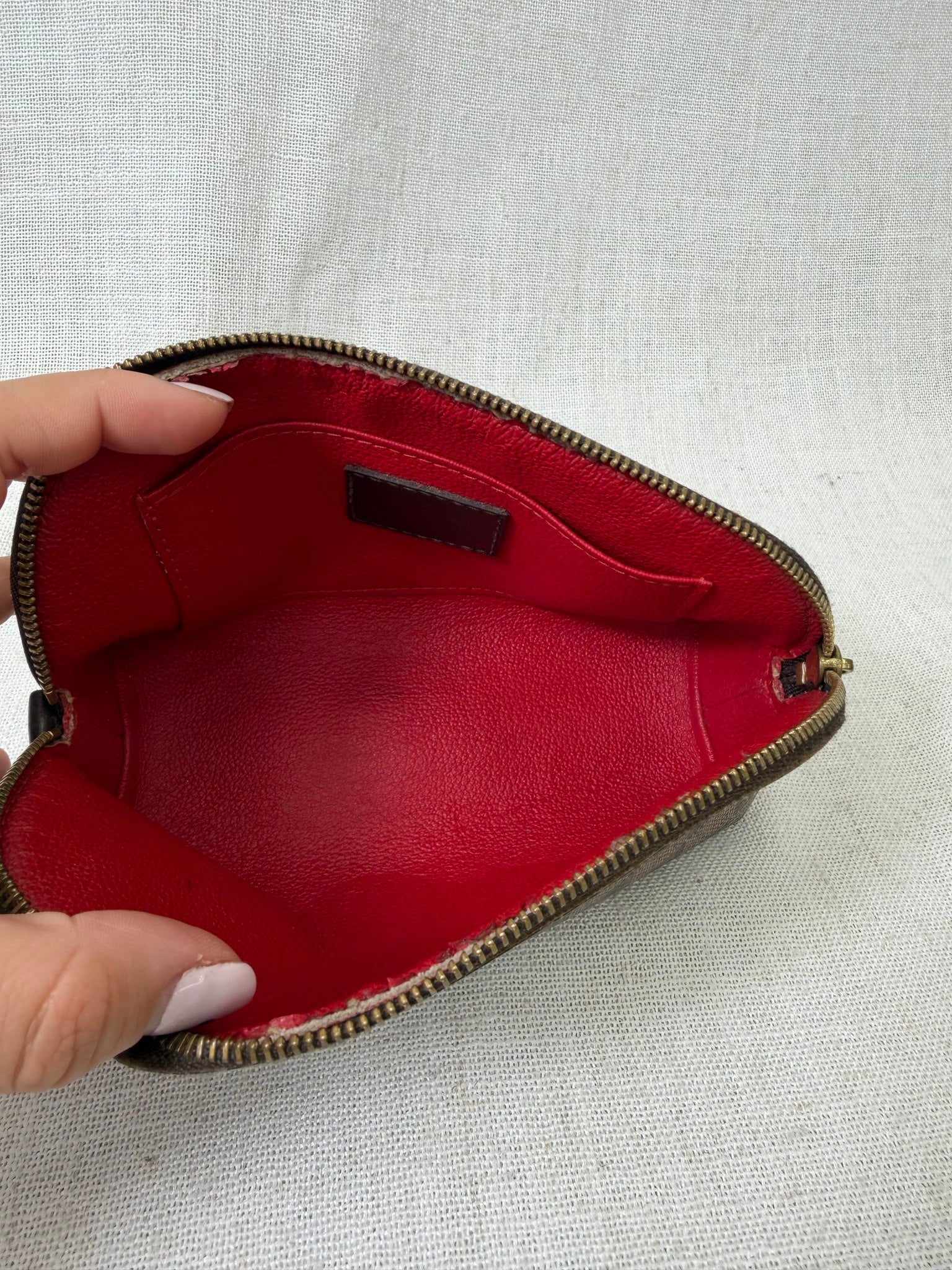 Louie Vuitton Damier Ebene Cosmetic Pouch