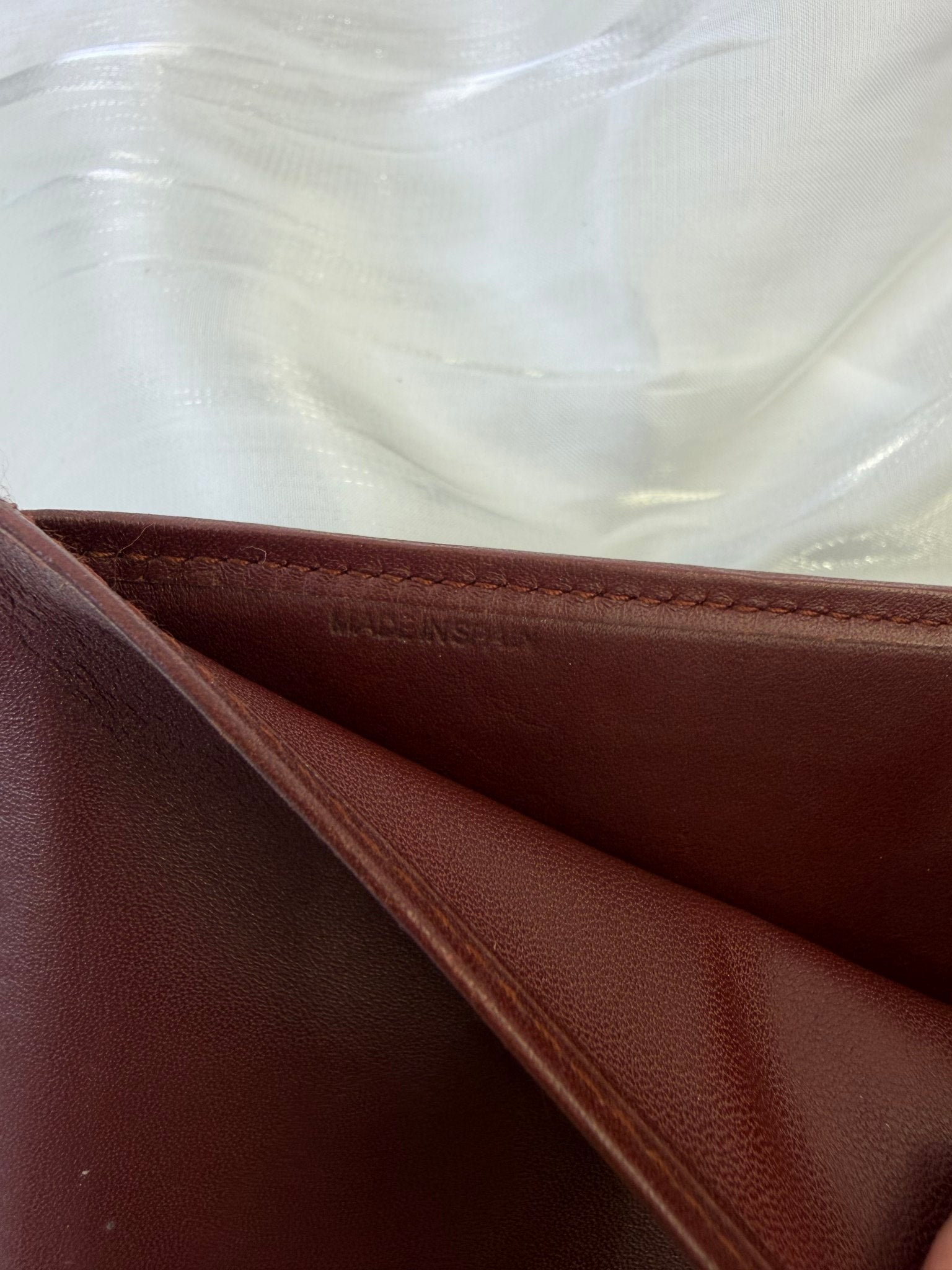 Cariter Bordeaux Leather Bifold Wallet