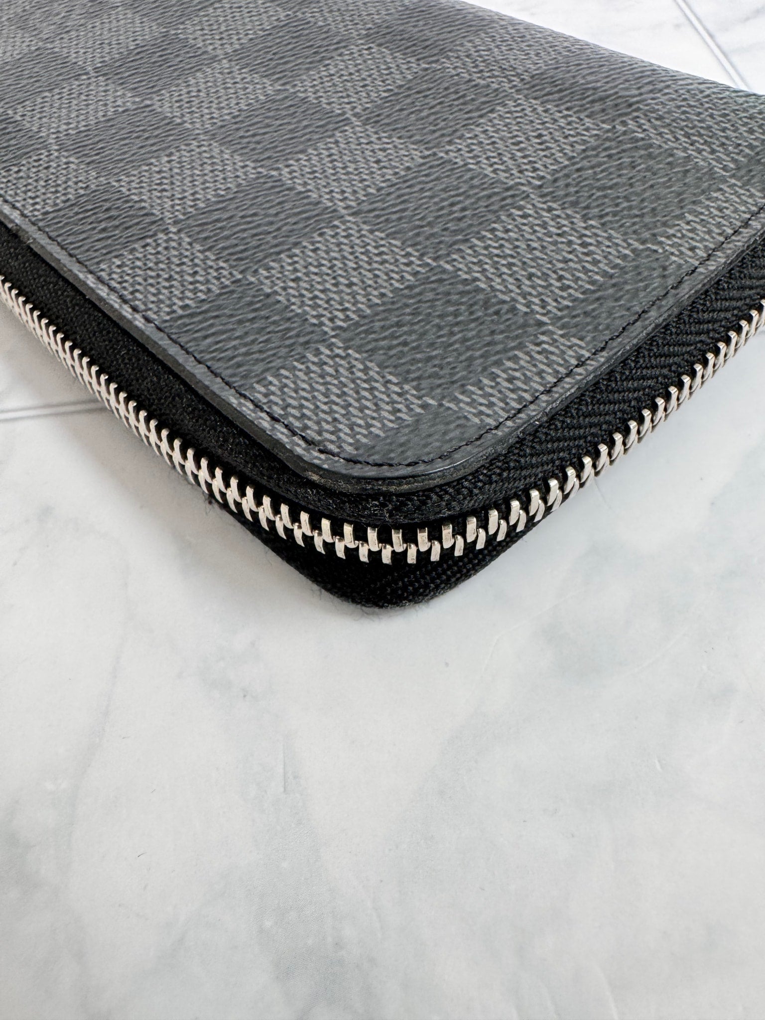 Louis Vuitton Damier Graphite Long Zippy Wallet