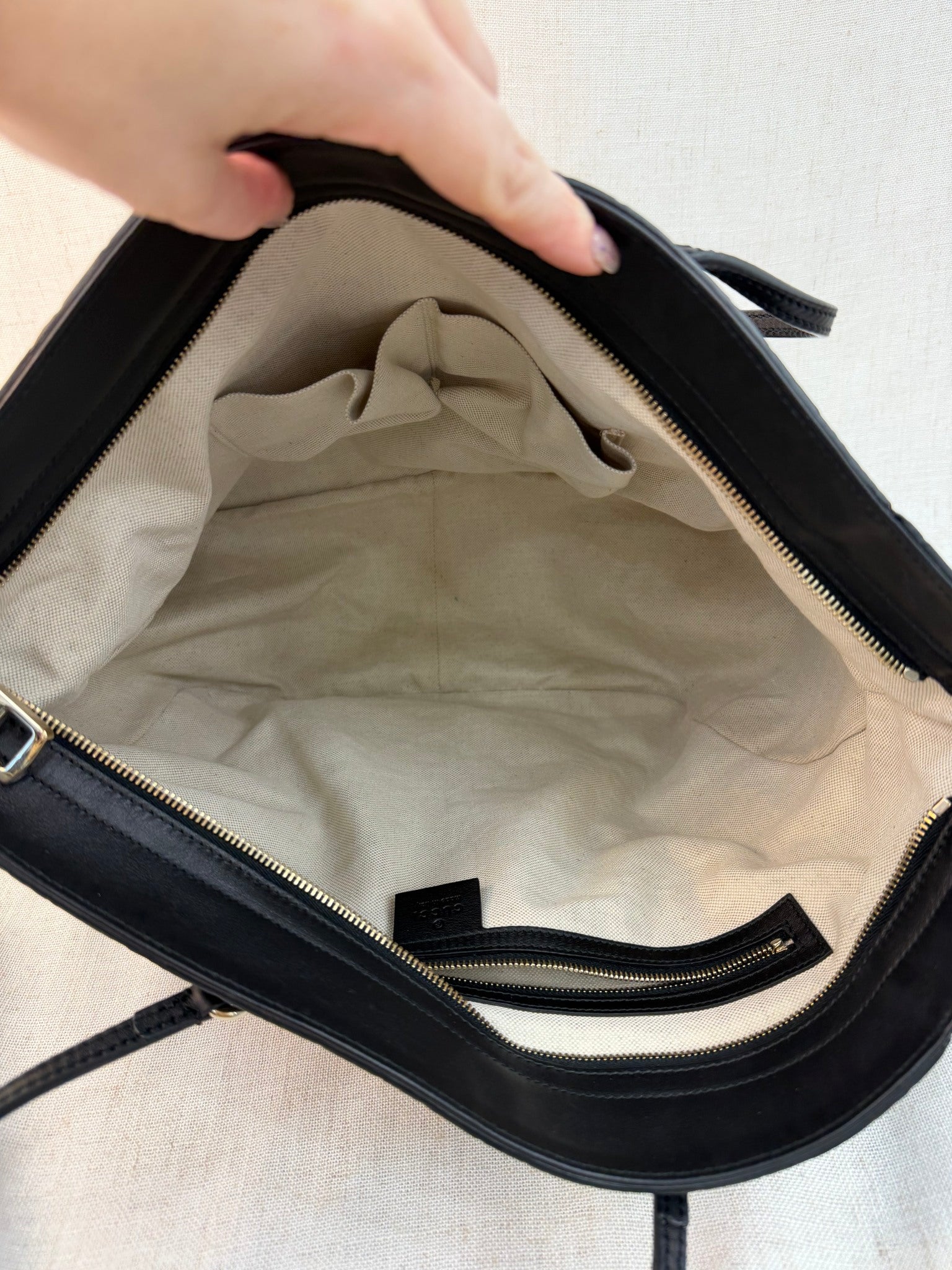 Gucci Black Leather GG Embossed Bree Tote Bag