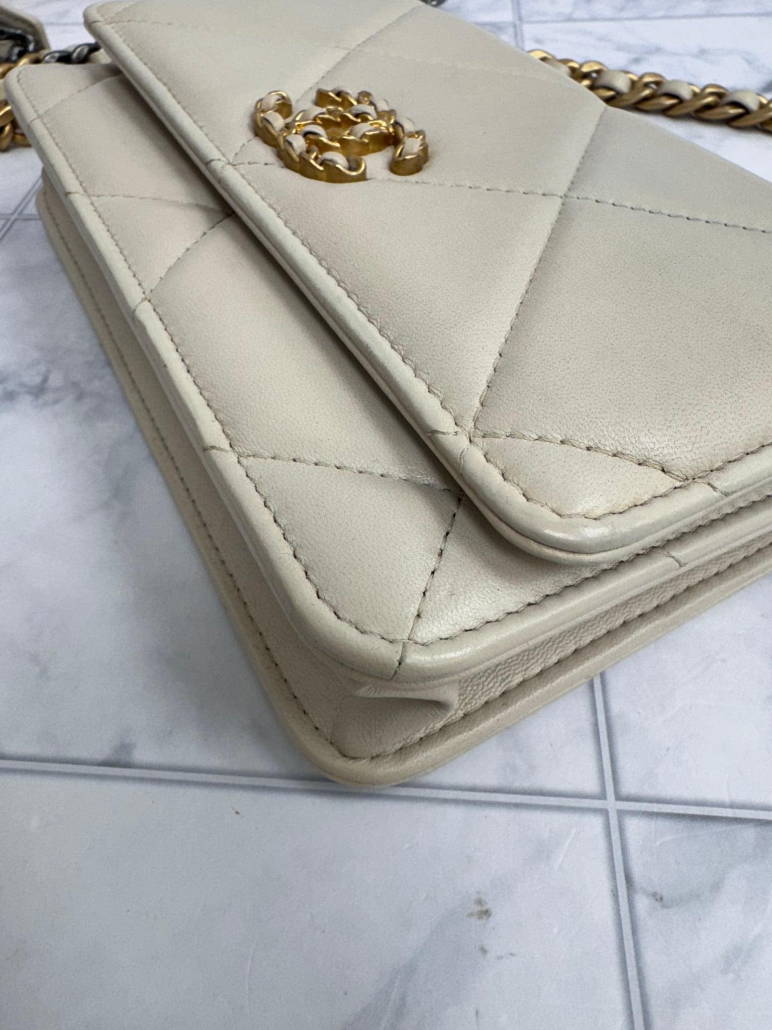 Chanel 19 Ivory Quilted Lambskin Wallet On A Chain