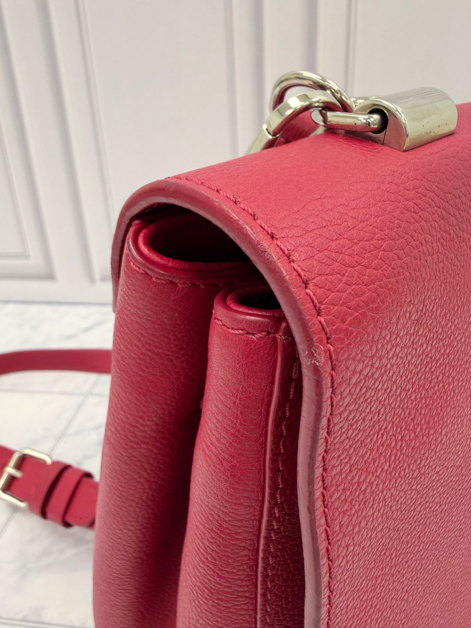 Louis Vuitton Fuchsia Taurillon Leather Lock Me II Shoulder Bag