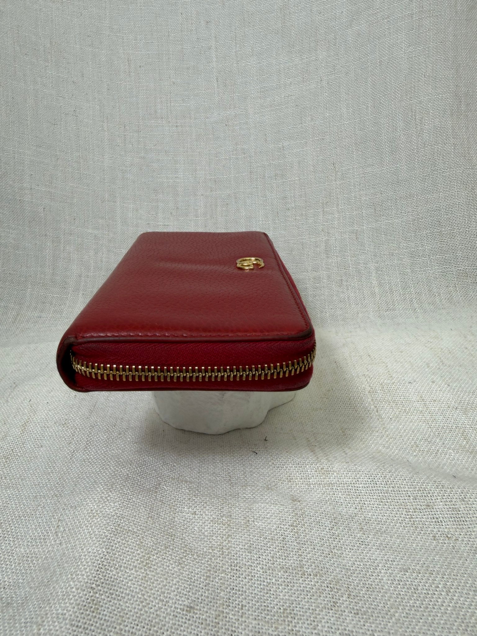 Gucci Red Leather Marmont GG Zippy Wallet