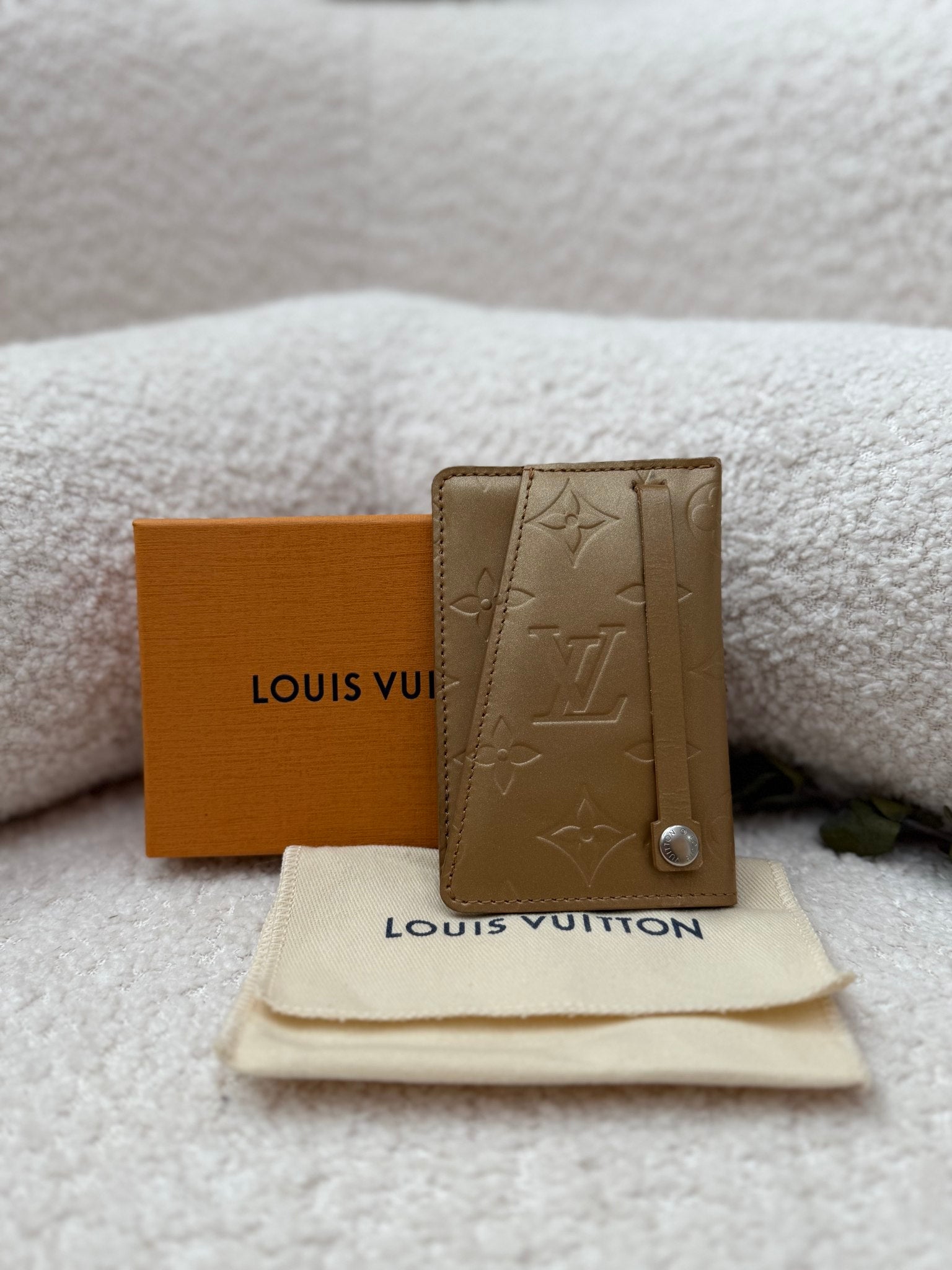 Louis Vuitton Monogram Gold Matte Vernis Key Holder