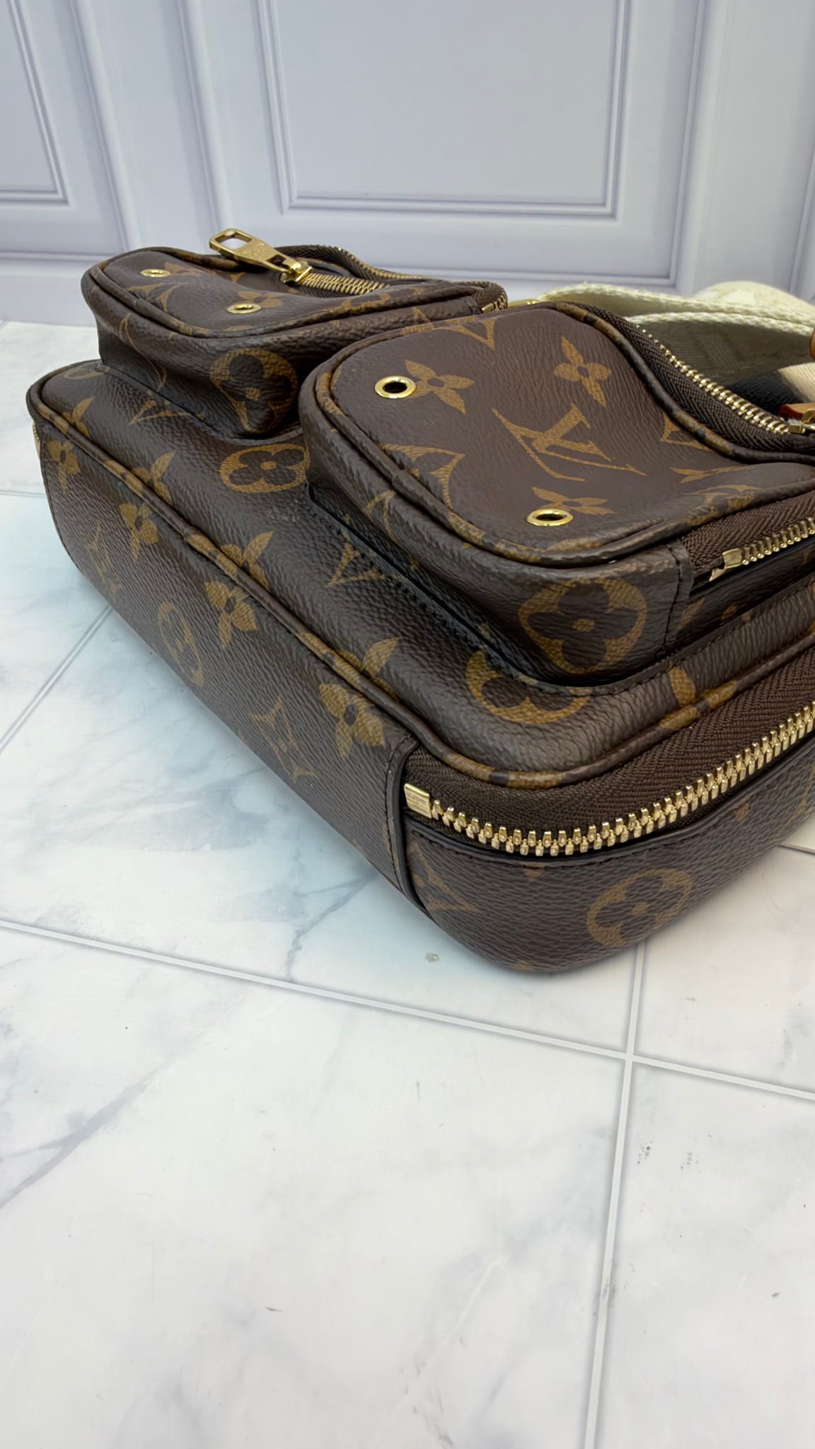 LIKE NEW - Louis Vuitton Monogram Utility Crossbody