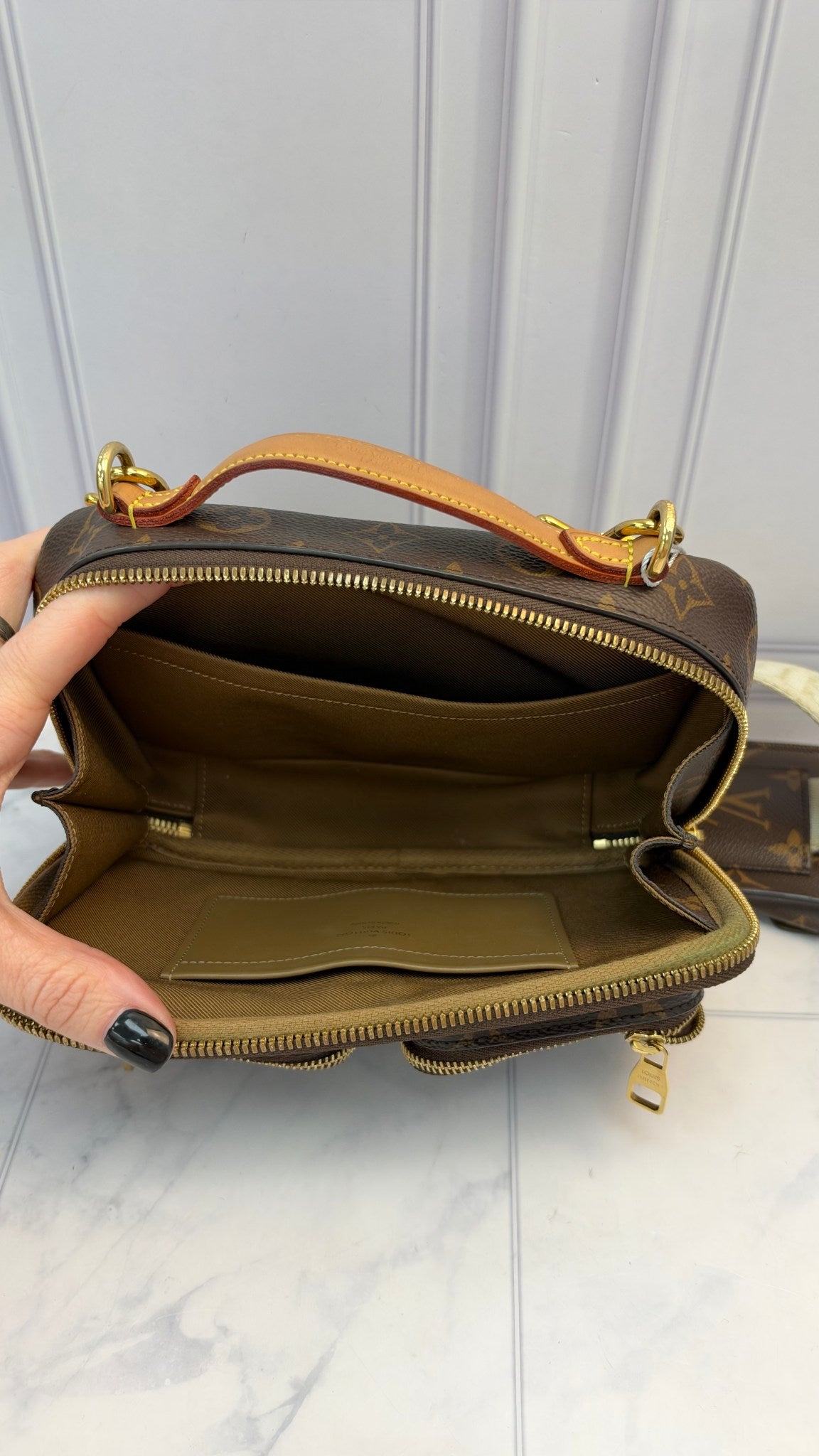 LIKE NEW - Louis Vuitton Monogram Utility Crossbody