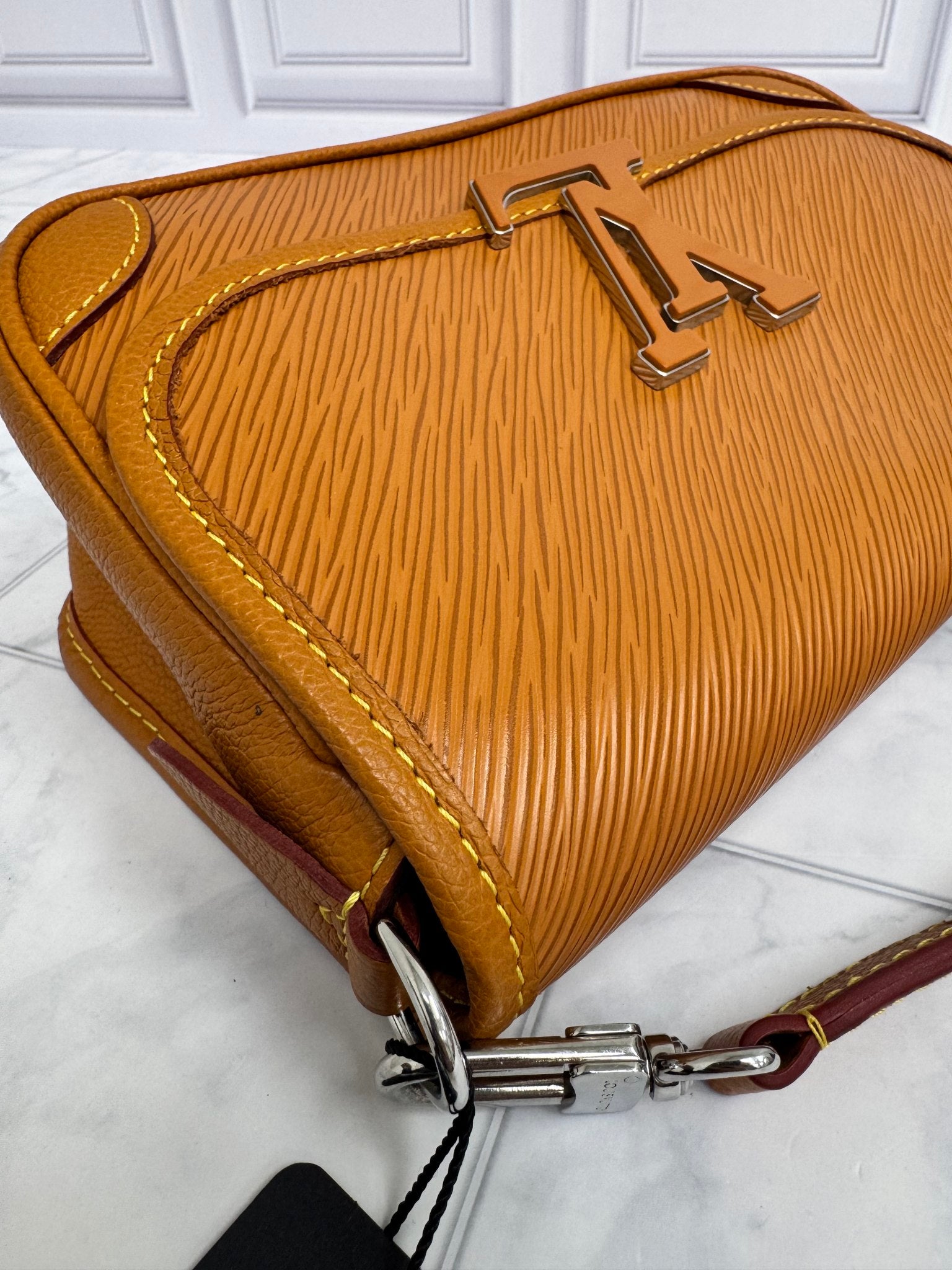 Louis Vuitton Brown Epi Leather Buci Crossbody Shoulder Bag