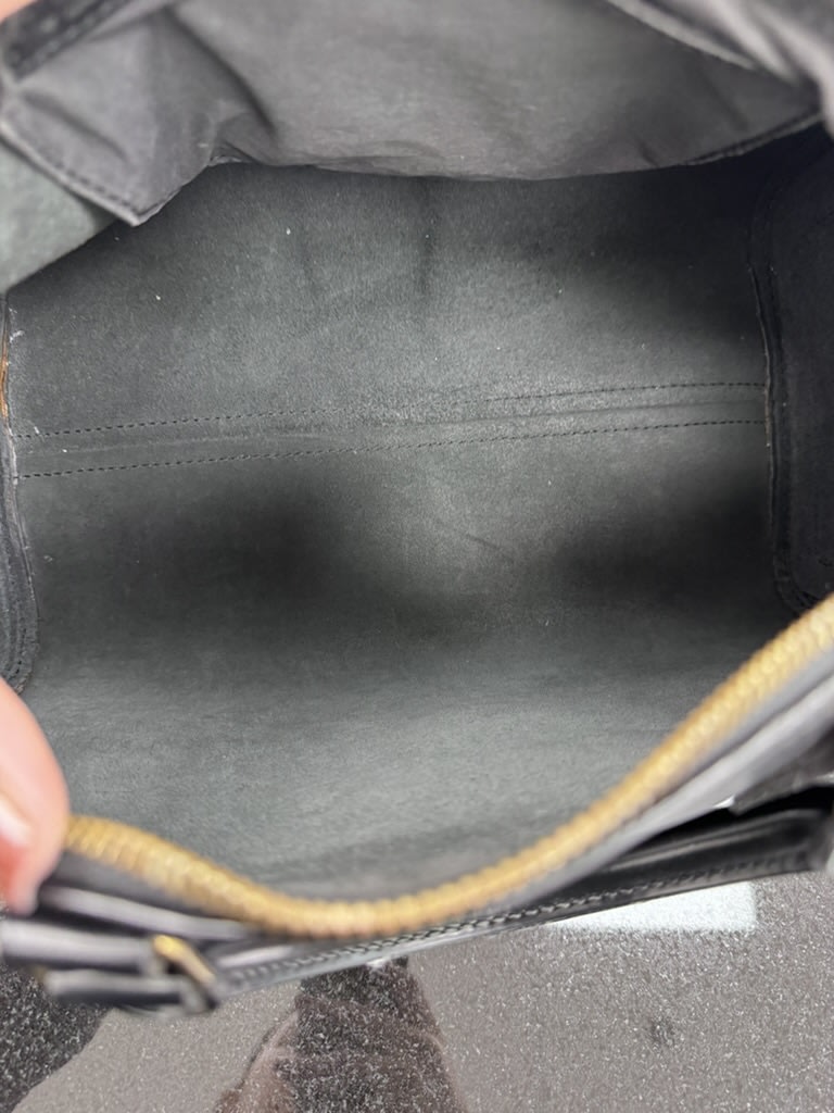 Louis Vuitton Black Epi Speedy 30