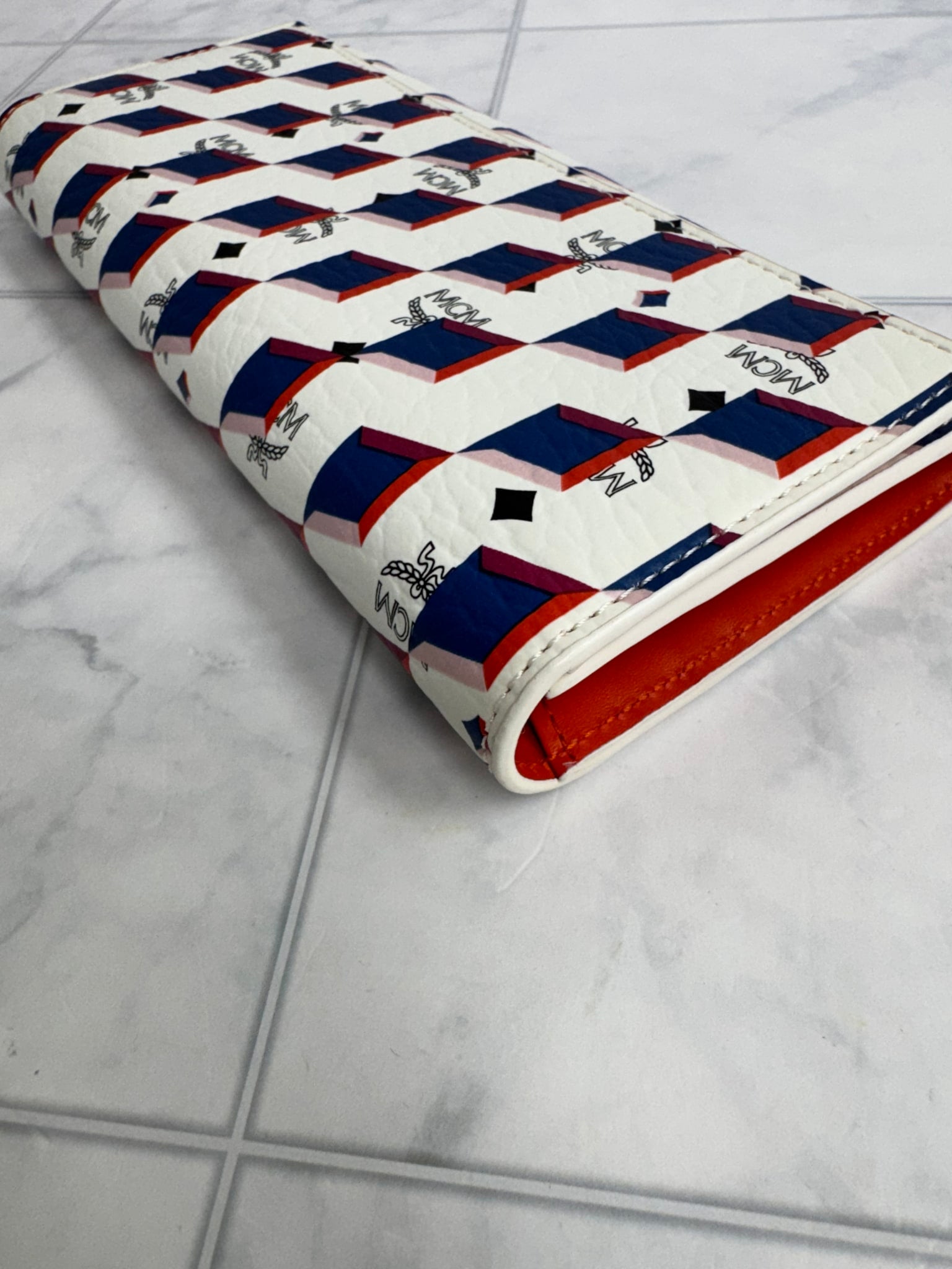 MCM White Visetos Leather Multicolor Diamond Long Wallet