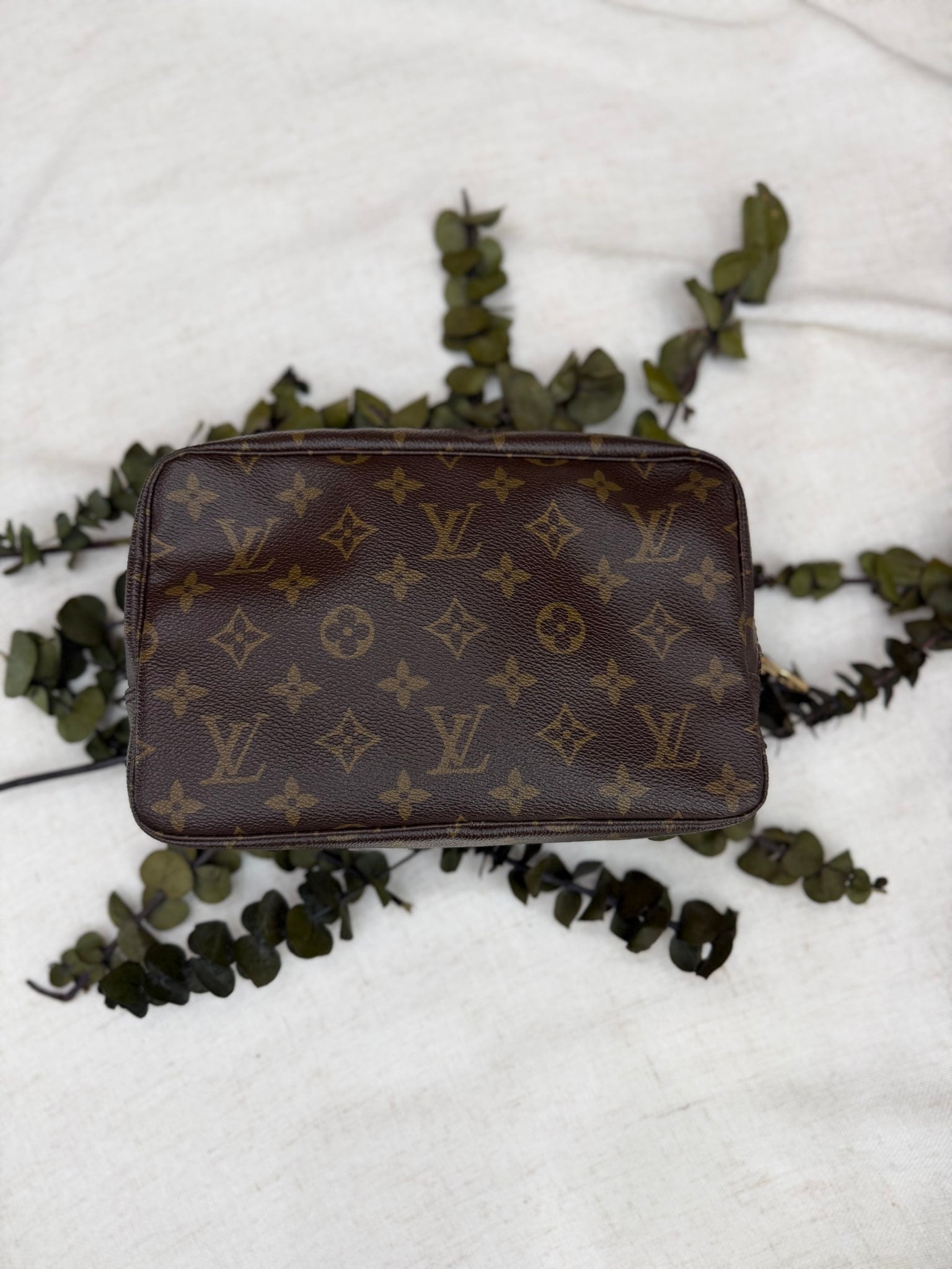 Louis Vuitton Monogram Trousse 23 Pouch