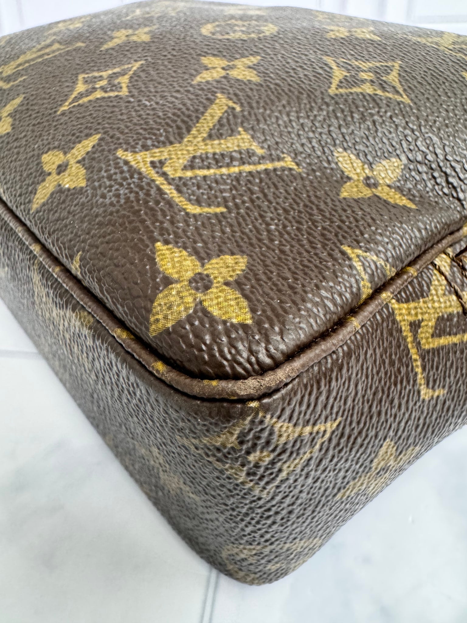 Louis Vuitton Monogram Trousse Toilette 23