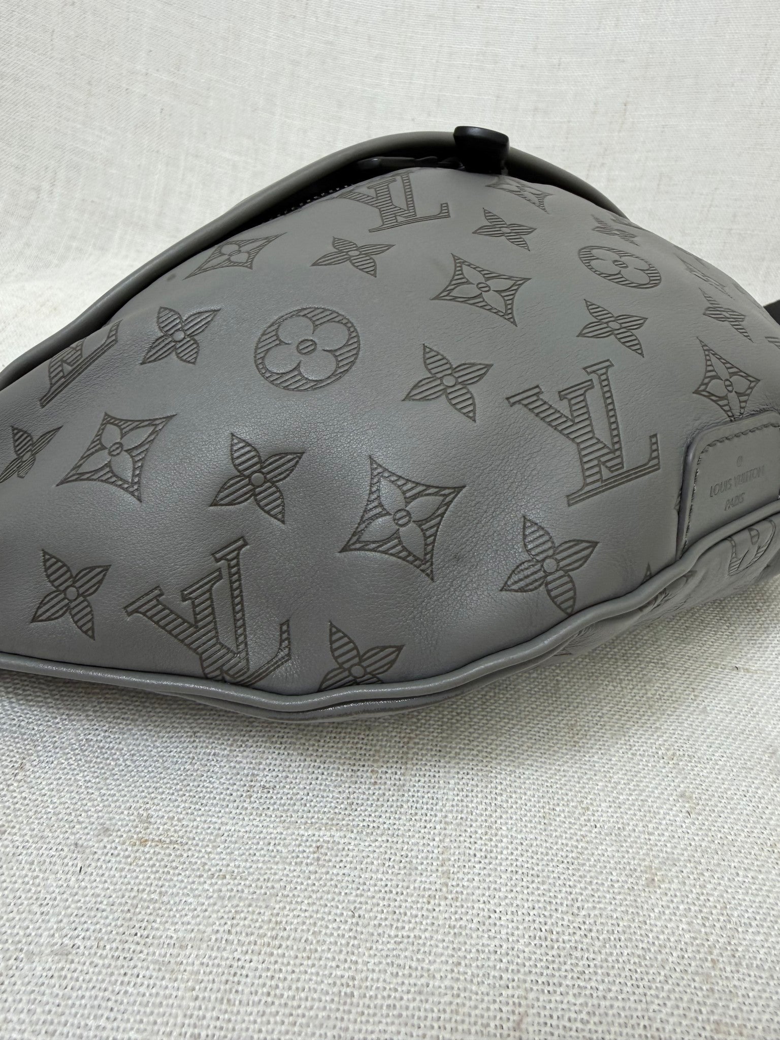 Louis Vuitton Grey Monogram Leather Discovery PM Bumbag