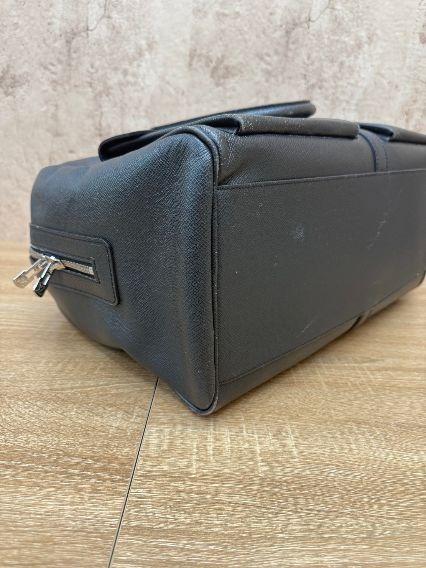 Louis Vuitton Black Taiga Ivan Carry On