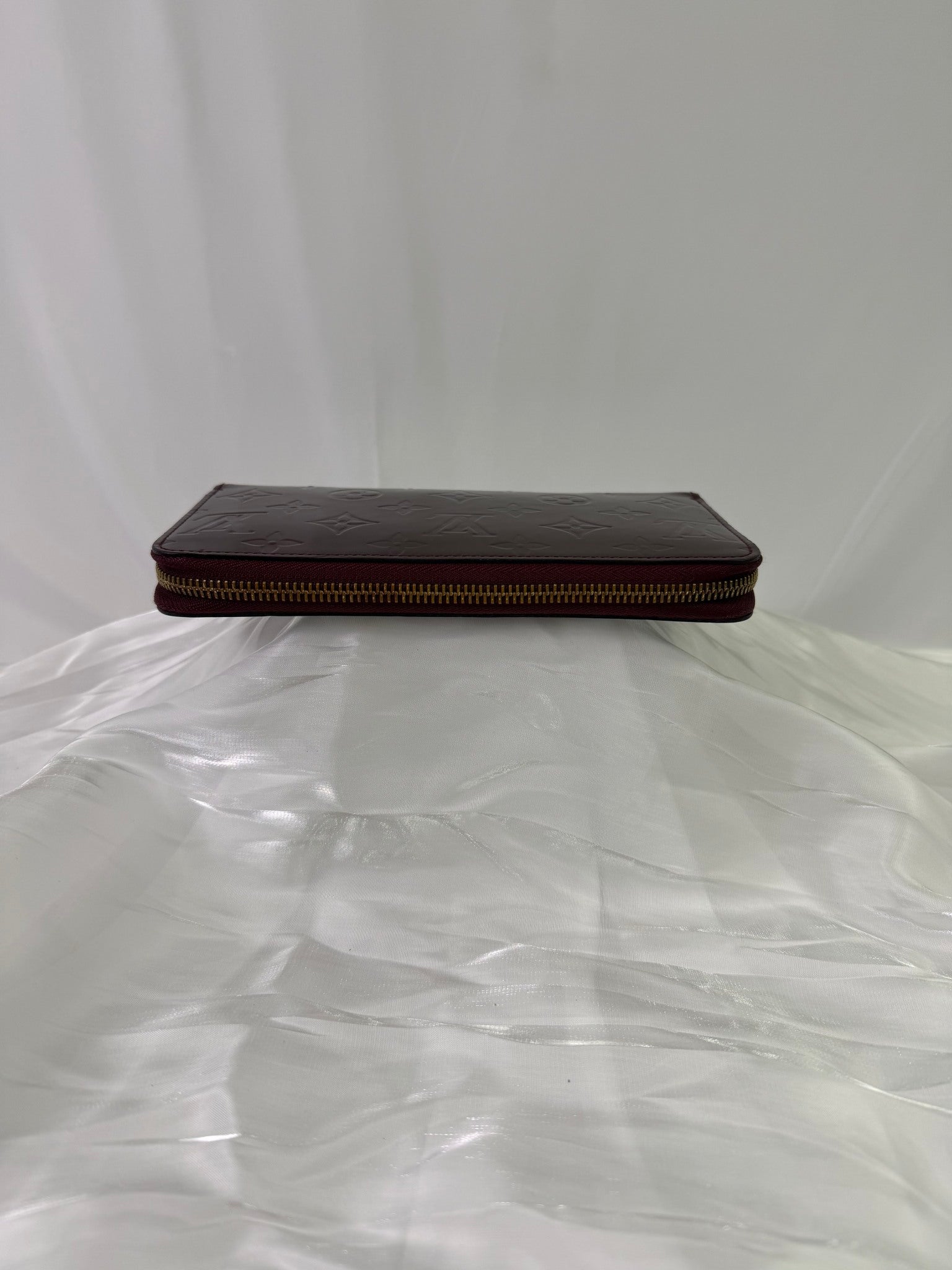 Louis Vuitton Plum Vernis Leather Zippy Wallet