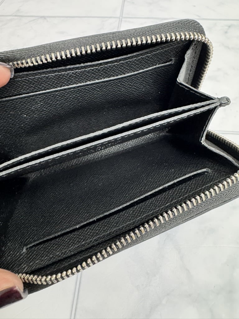 Louis Vuitton Black Taiga Leather Zippy Coin Purse