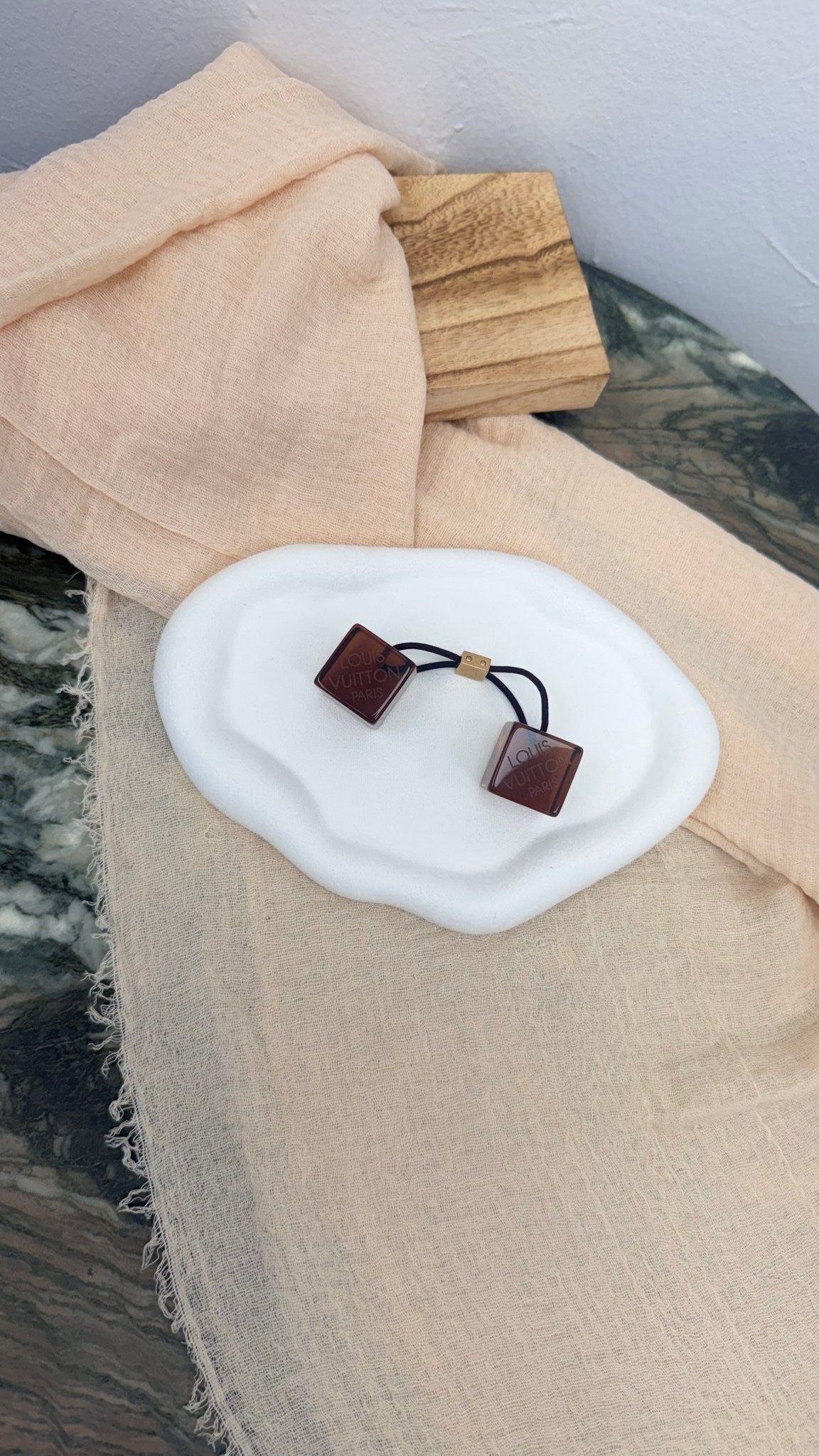 LIKE NEW - Louis Vuitton Brown Translucent Resin Cube Elastic Hair Tie