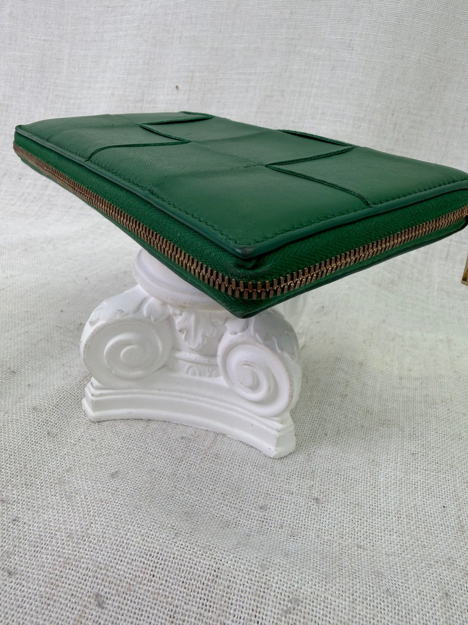 Bottega Veneta Green Leather Cassette Zippy Wallet